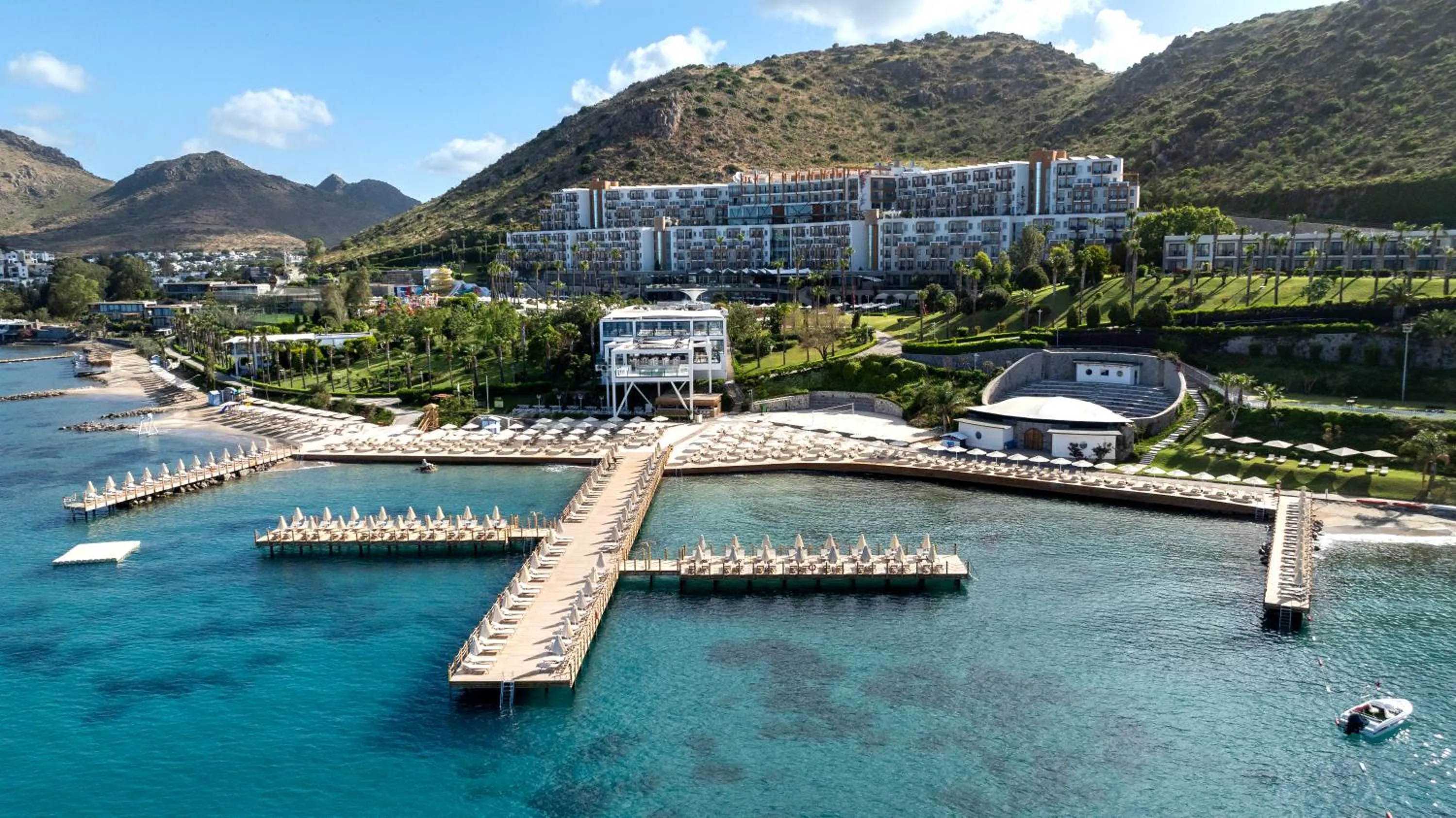 Property building in Kefaluka Resort