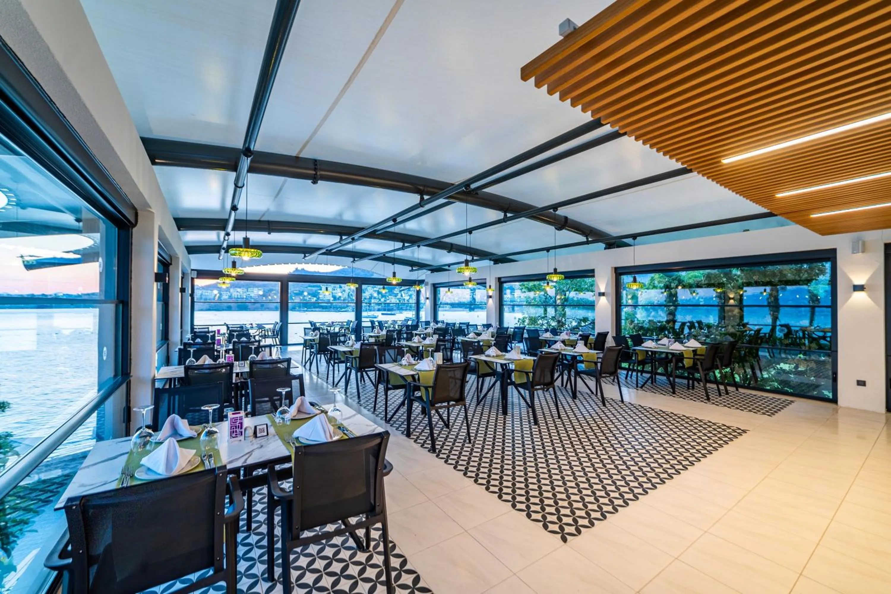 Restaurant/places to eat in Kefaluka Resort