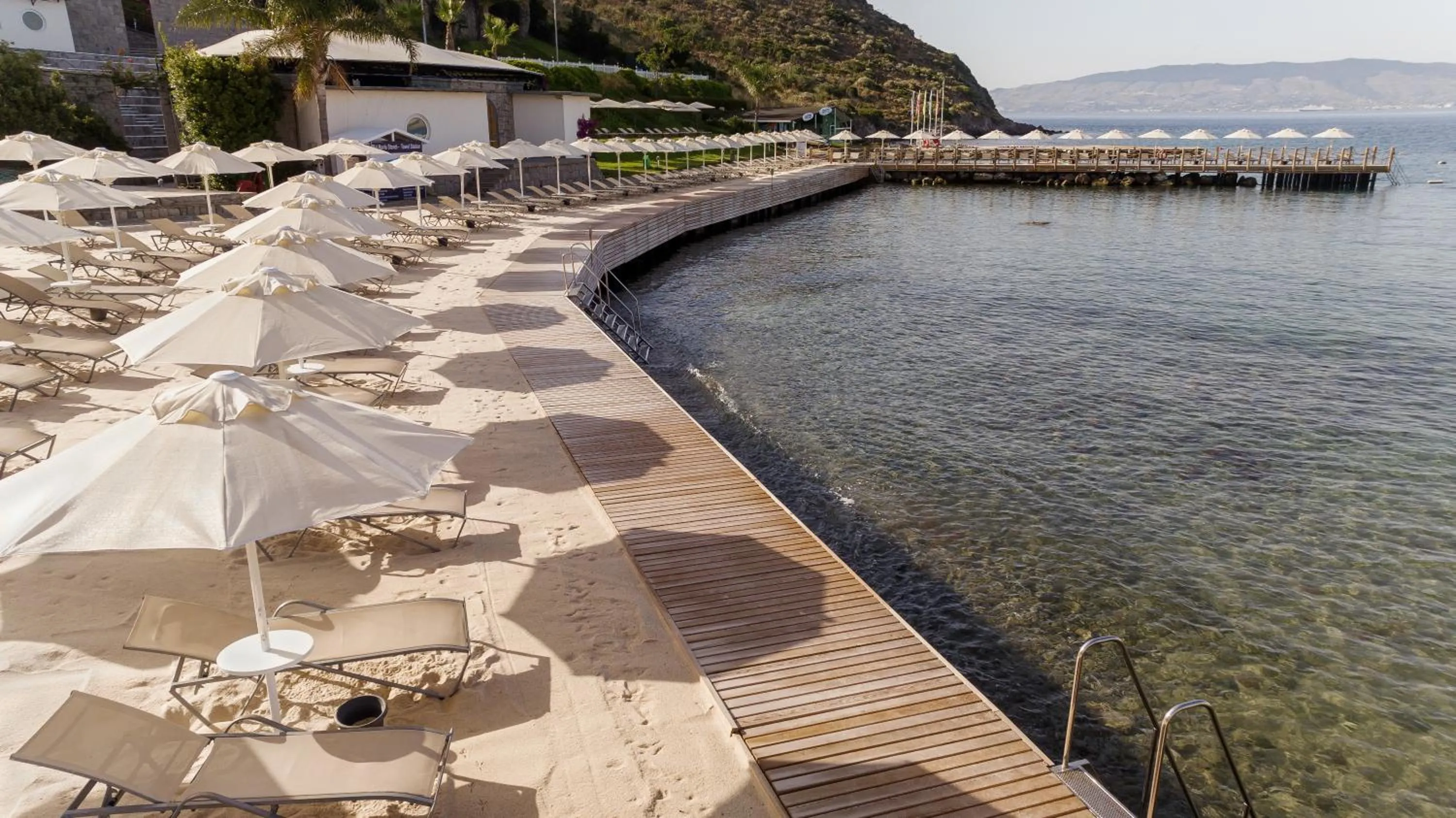 Beach in Kefaluka Resort