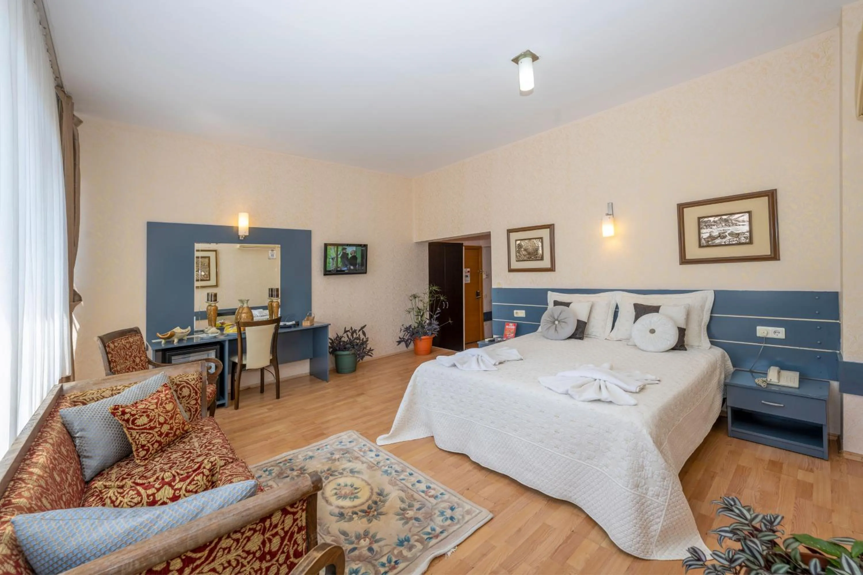 Bed in Grand Ons Hotel