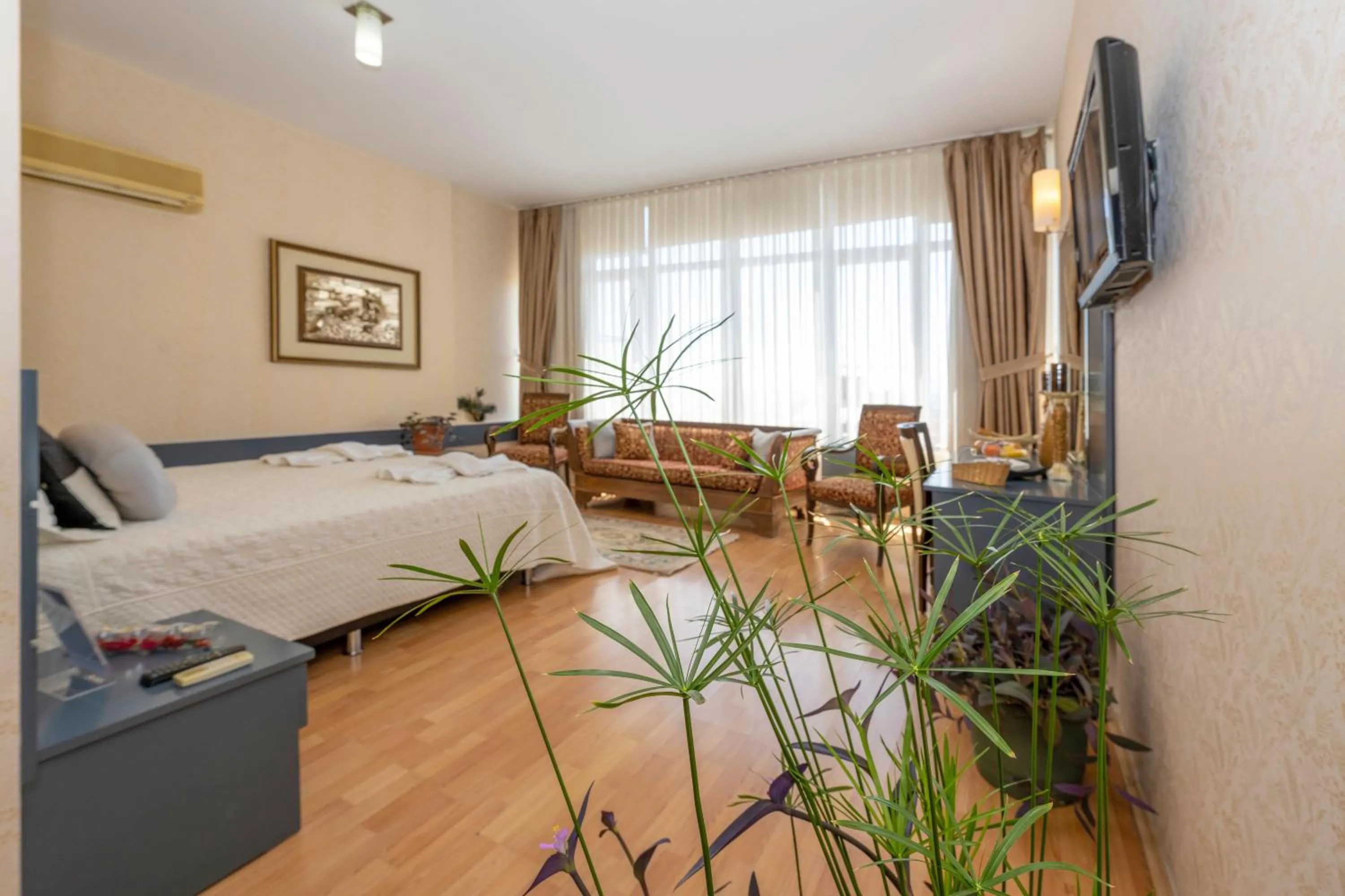 Bed in Grand Ons Hotel