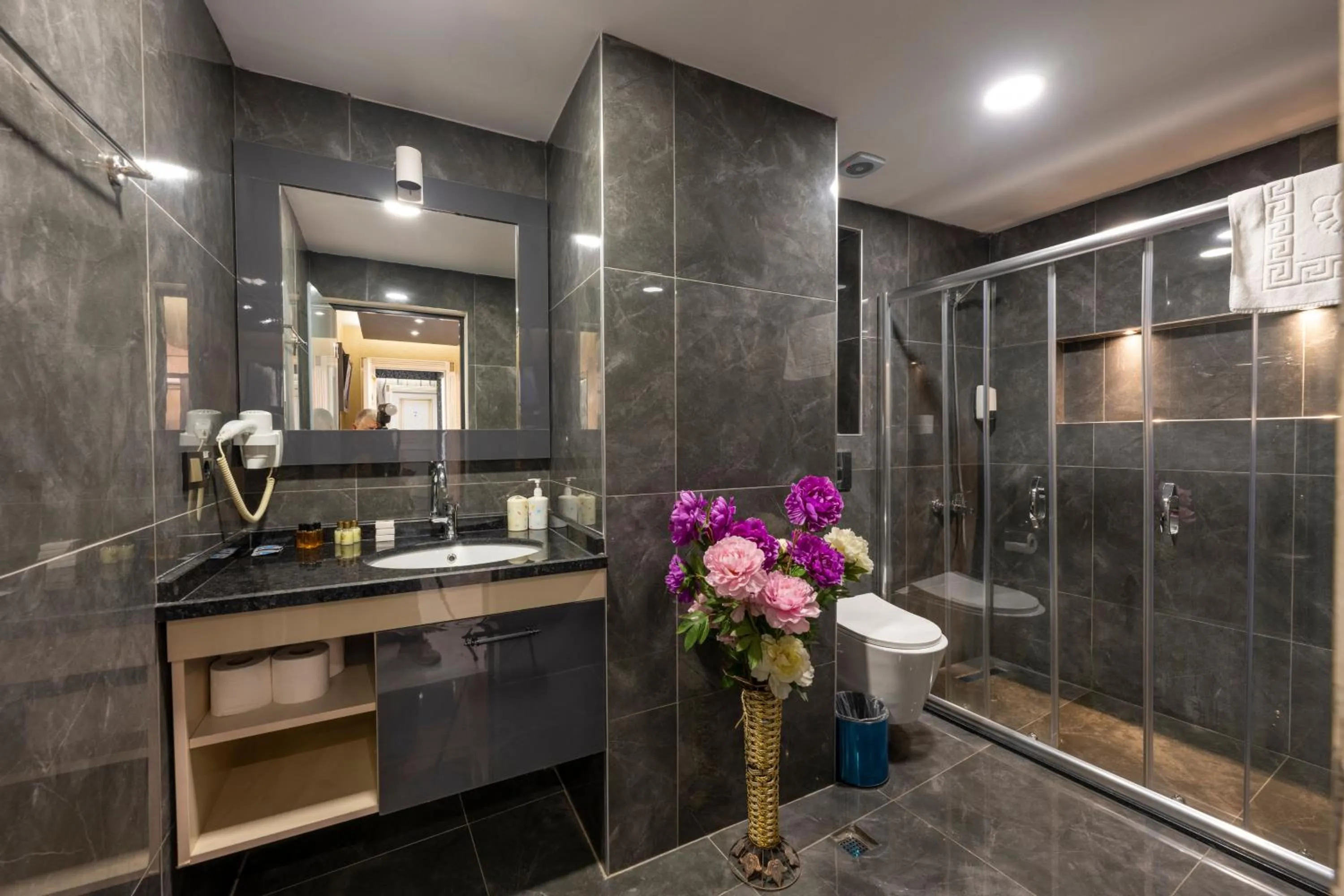 Bathroom in Grand Ons Hotel