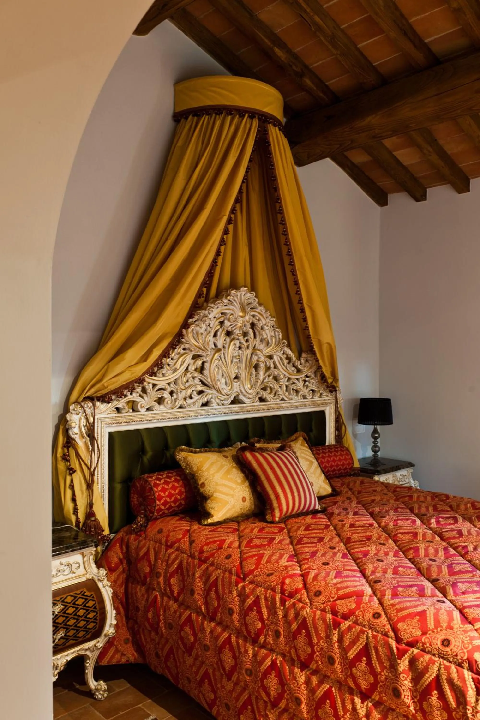 Bed in Villa Armena Relais