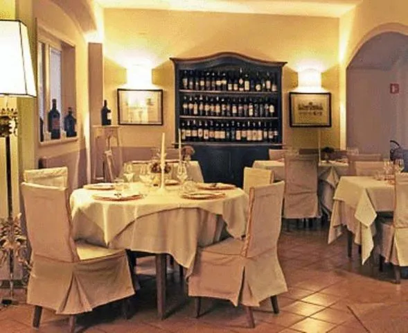 Restaurant/places to eat in Albergo La Fontanella