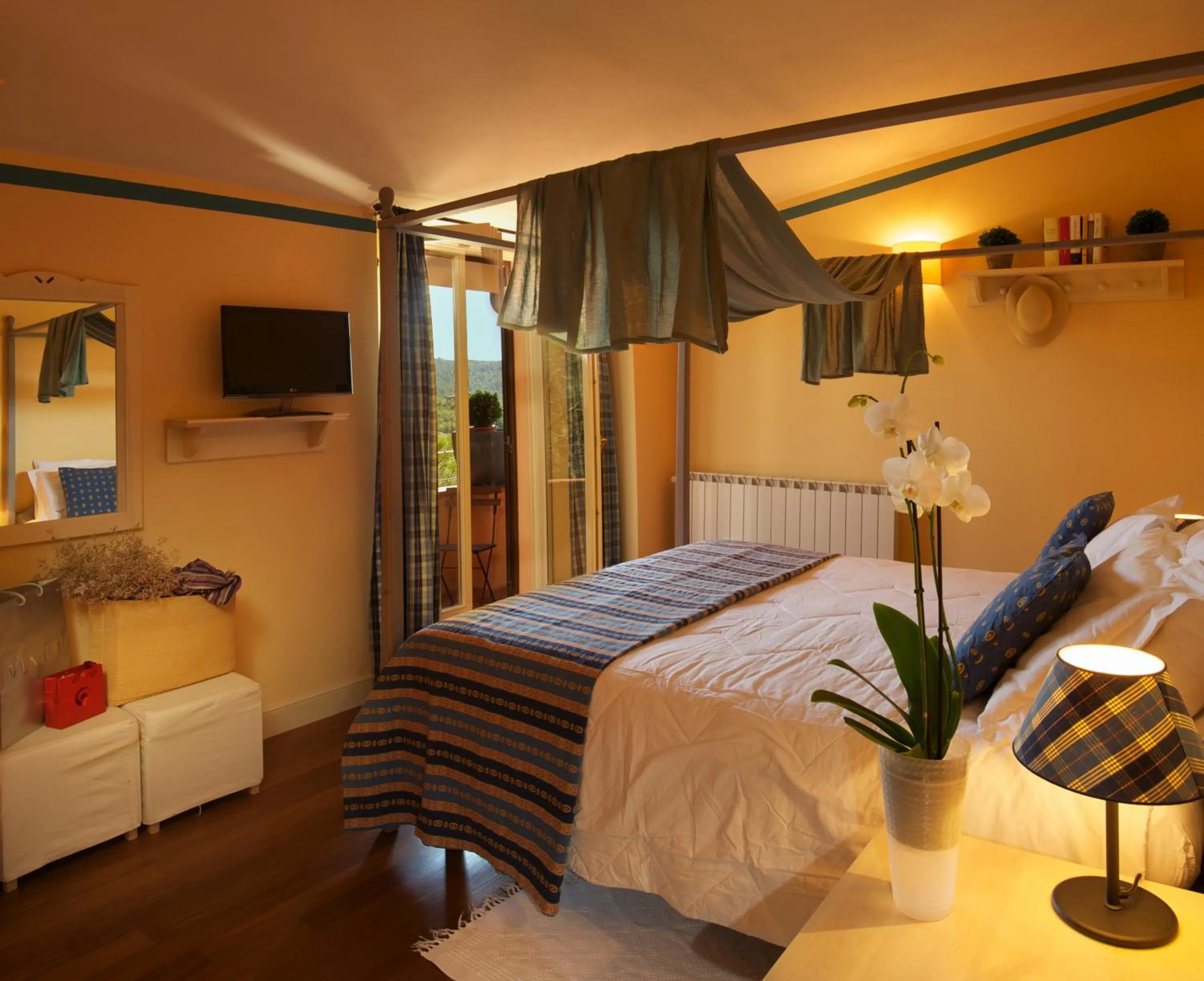 Photo of the whole room, Bed in Albergo La Fontanella