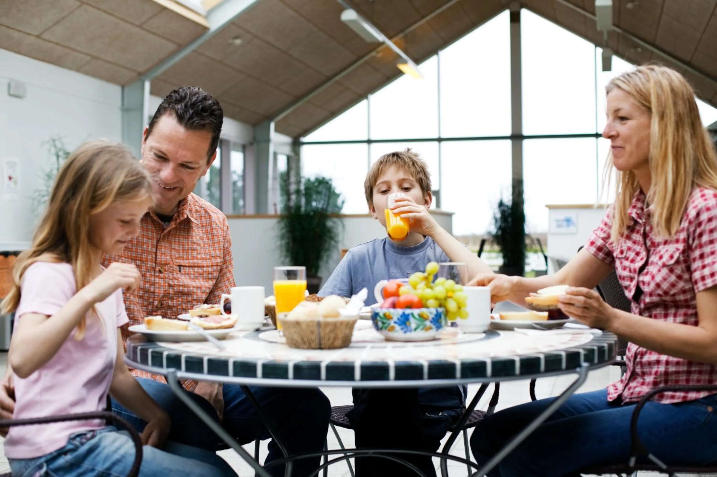 Communal lounge/ TV room in Danhostel Ishøj Strand