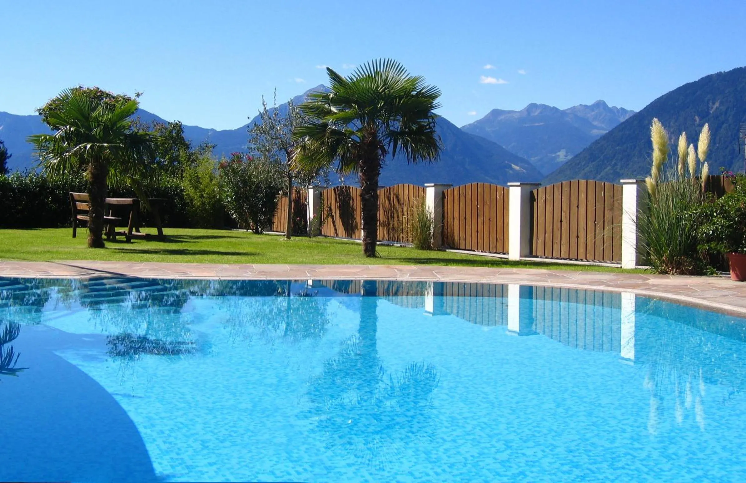 Swimming pool in Hotel-Garni Ehrenfels