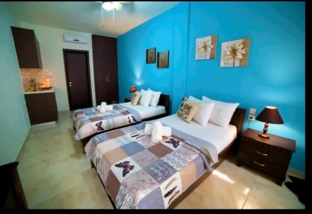 GoldenHill Studios&apartments