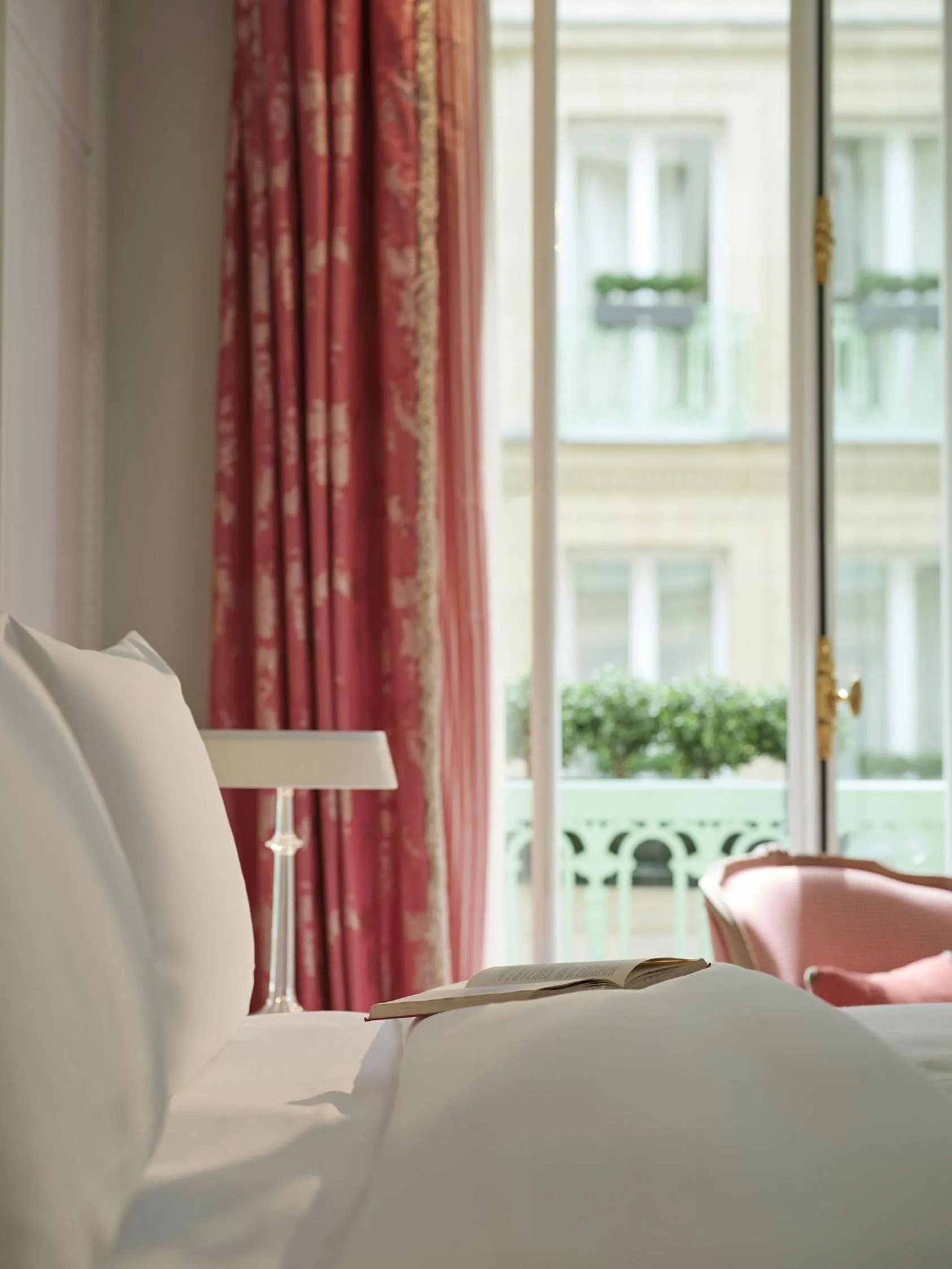 Bed in Le Meurice – Dorchester Collection