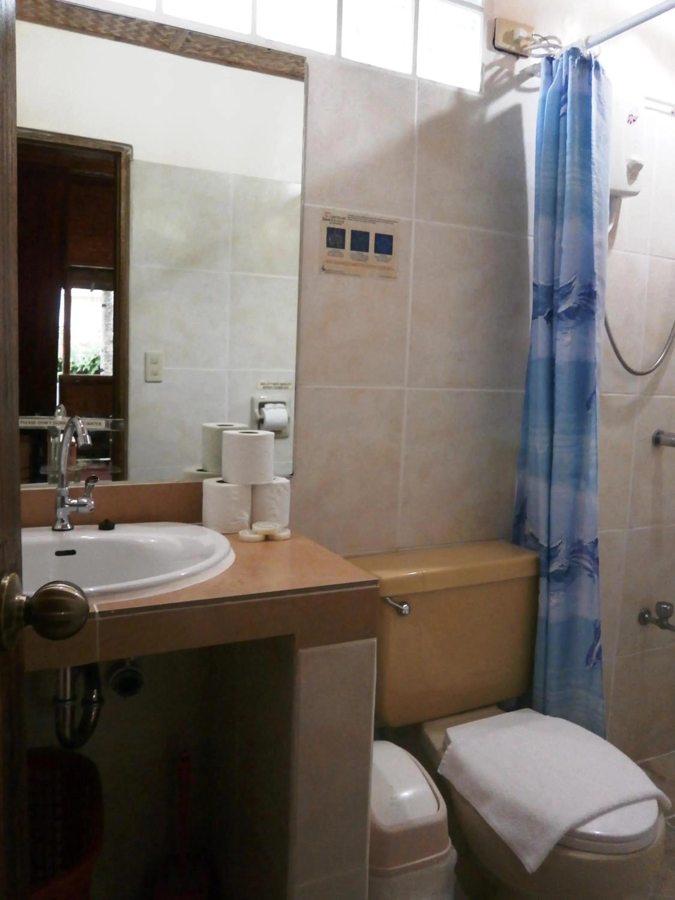 Toilet in Nigi Nigi Nu Noos 'e' Nu Nu Noos