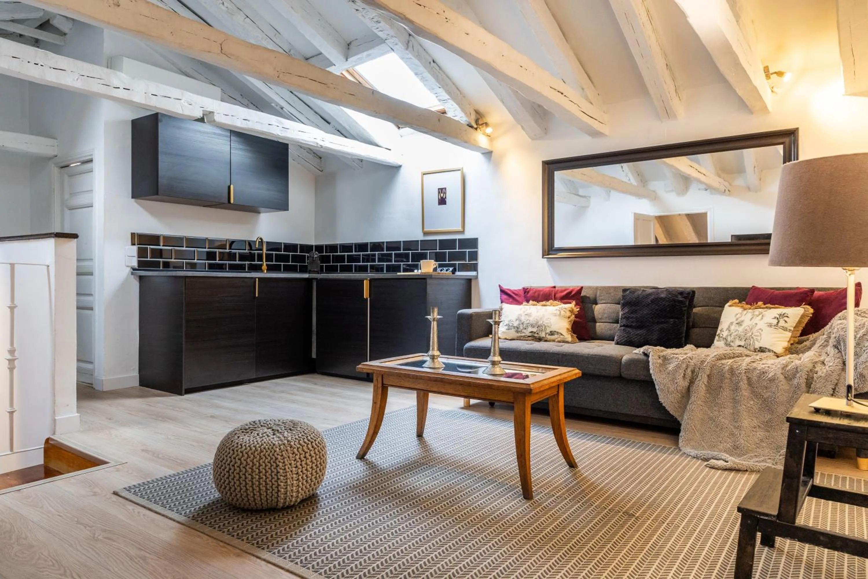 TV and multimedia in Charming Fuencarral II