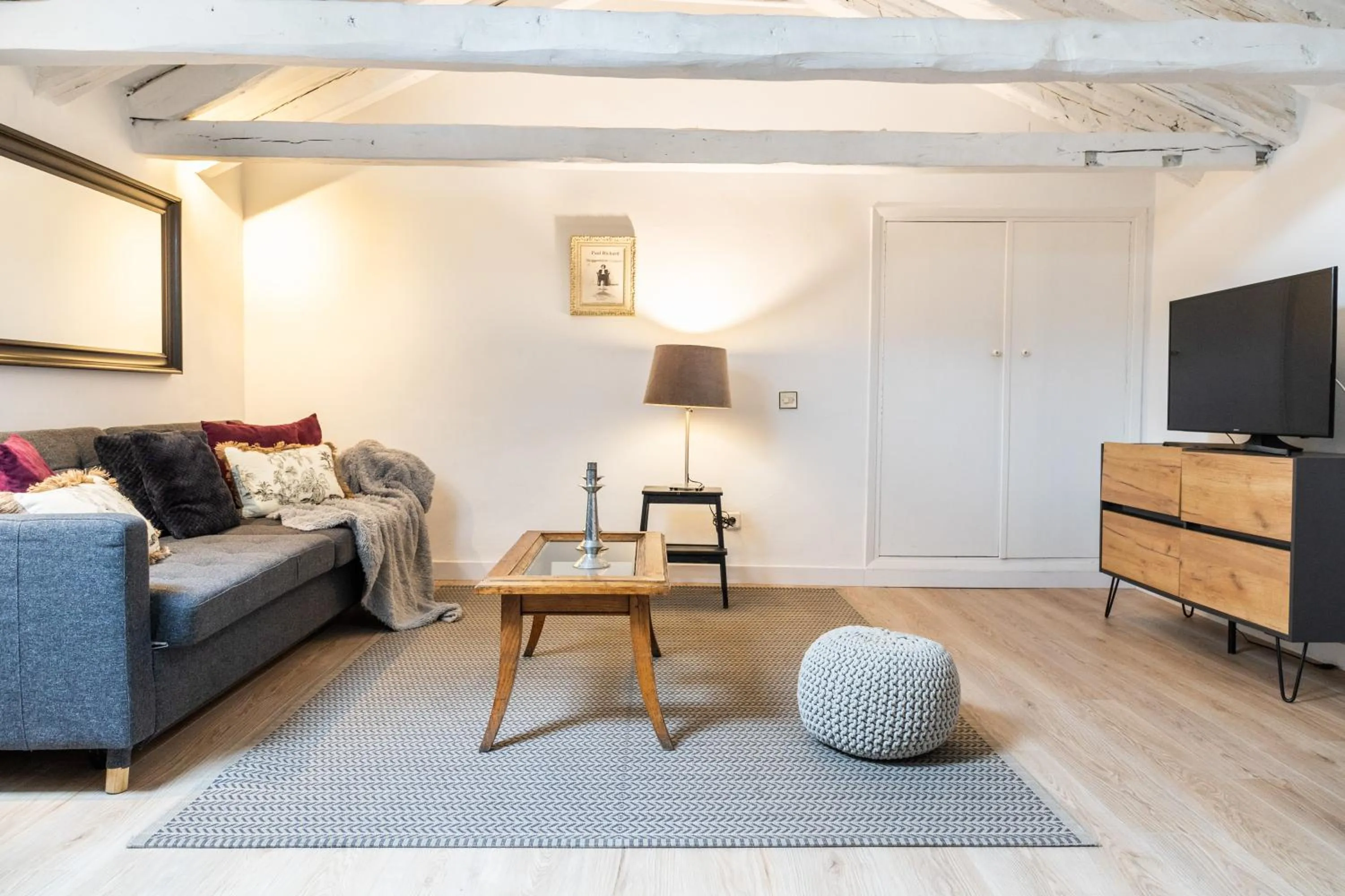 TV and multimedia in Charming Fuencarral II