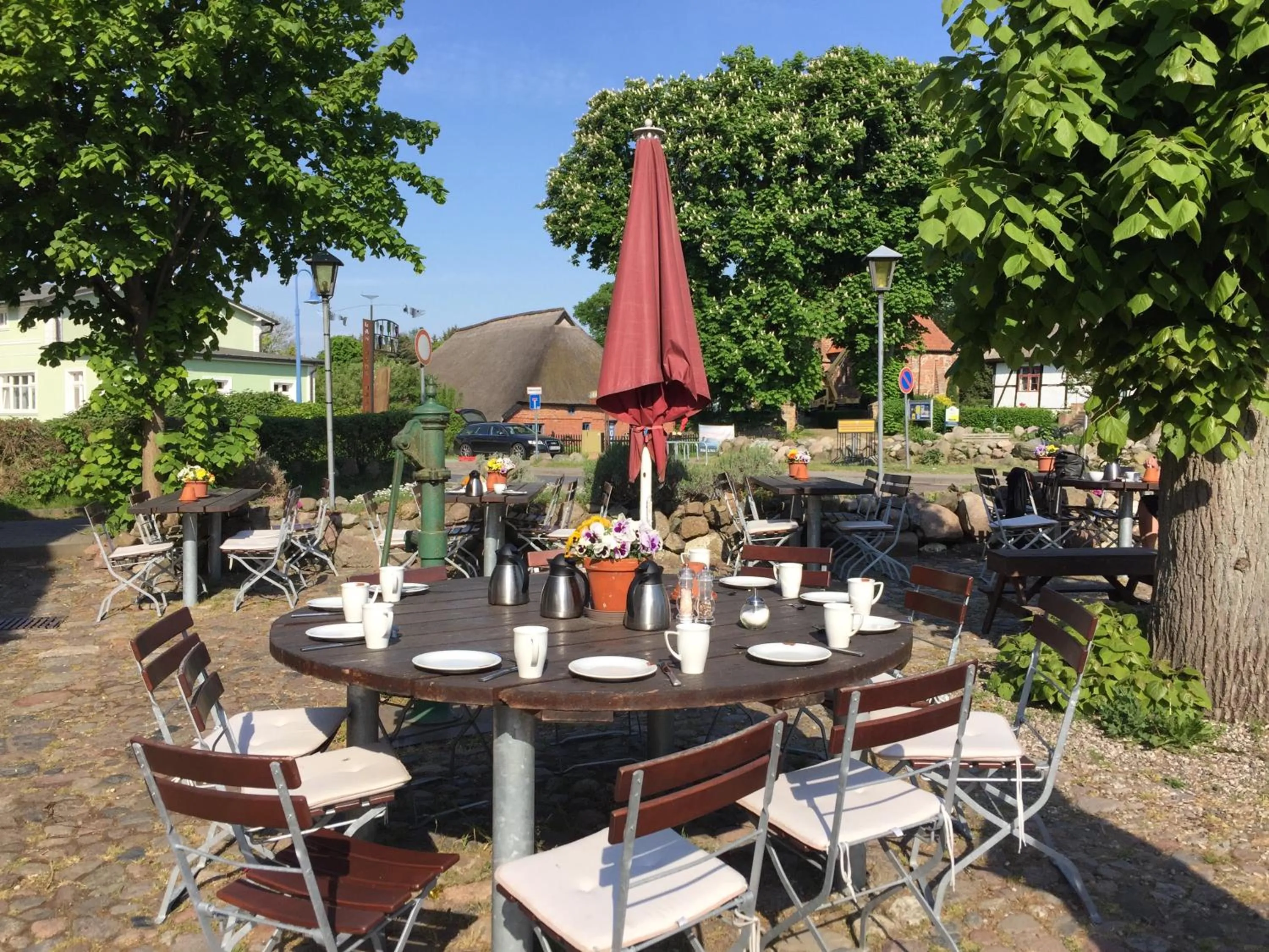 Restaurant/places to eat in Hotel & Gasthof Zur Linde