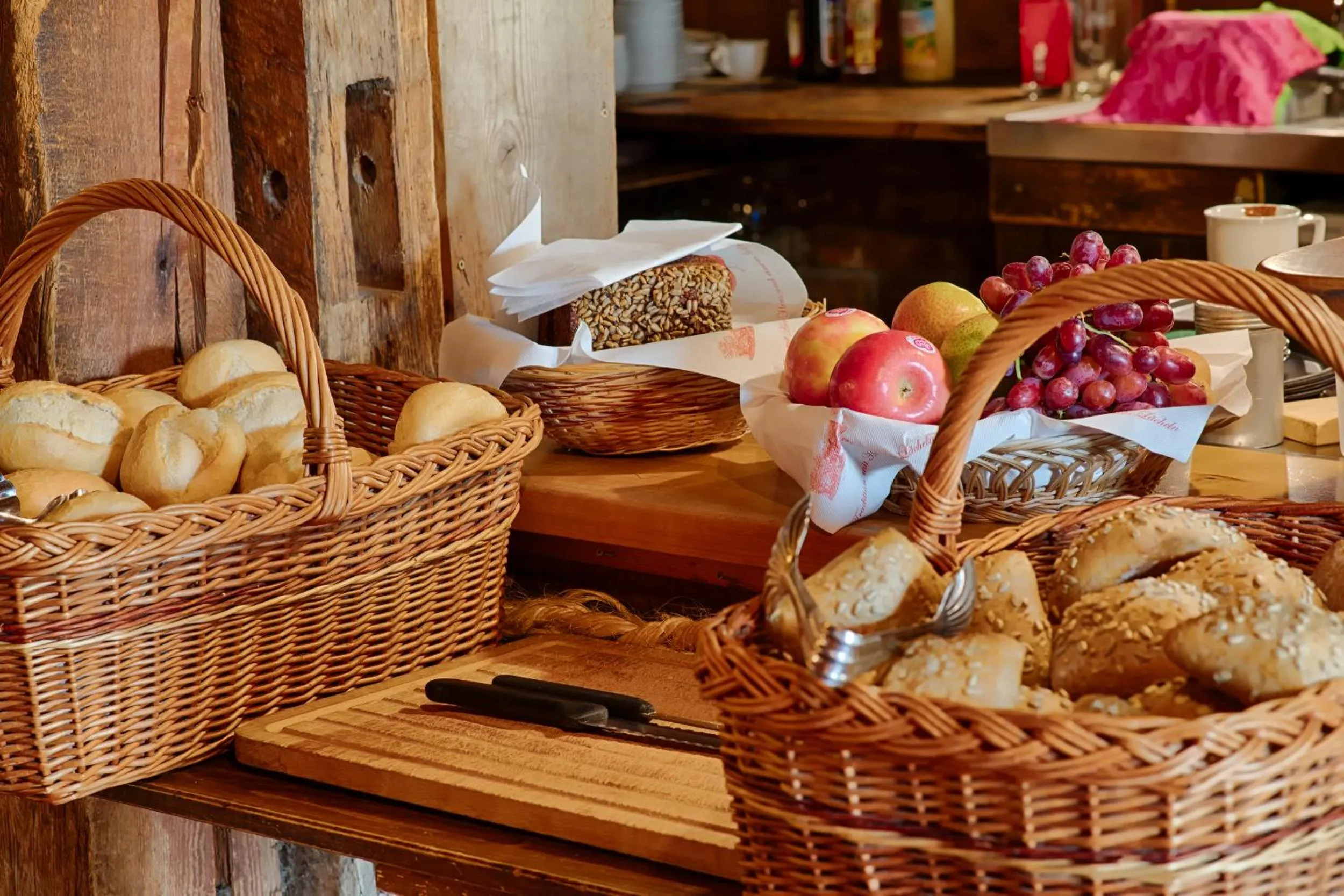 Buffet breakfast in Hotel & Gasthof Zur Linde