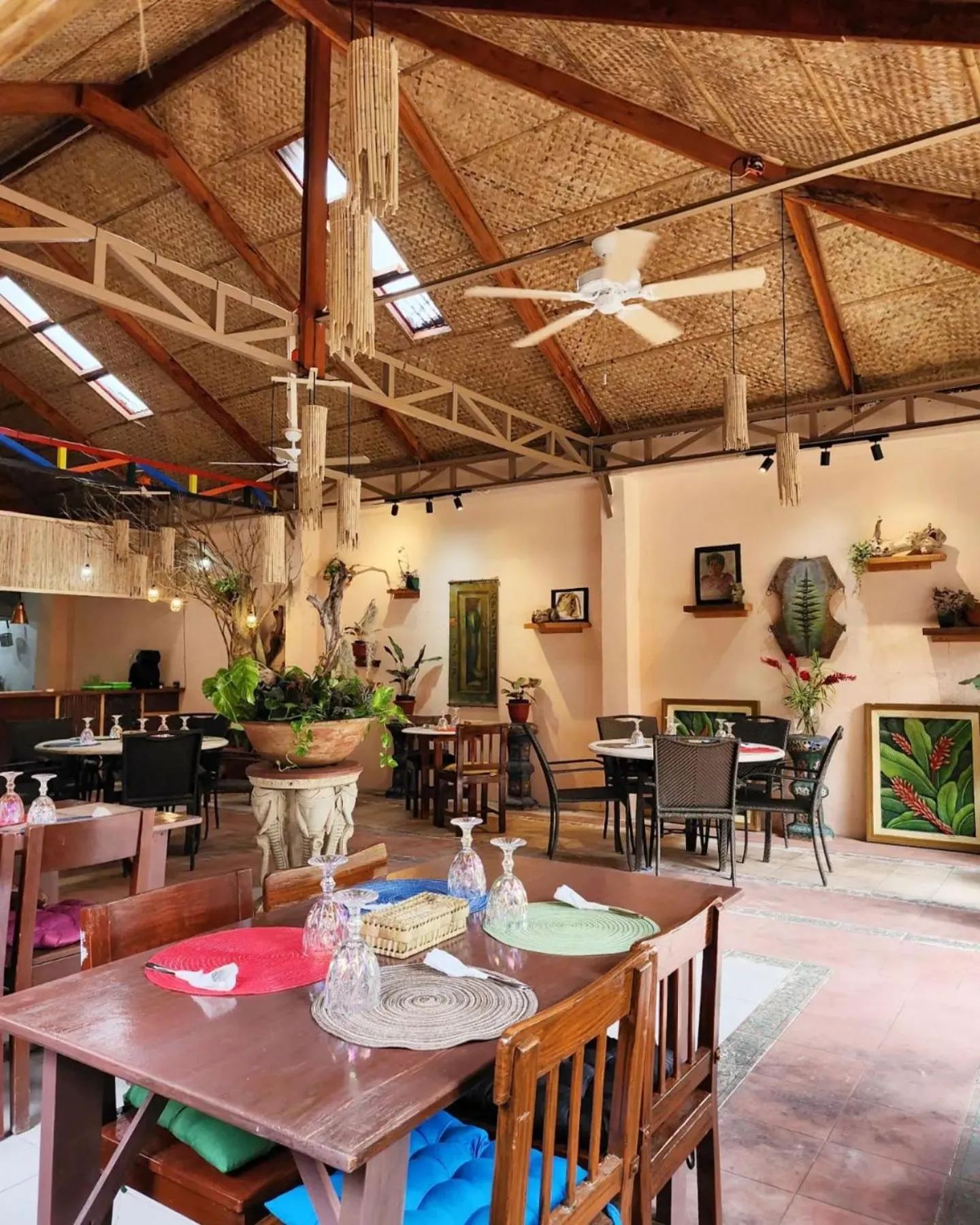 Restaurant/places to eat in Nigi Nigi Too Beach Resort