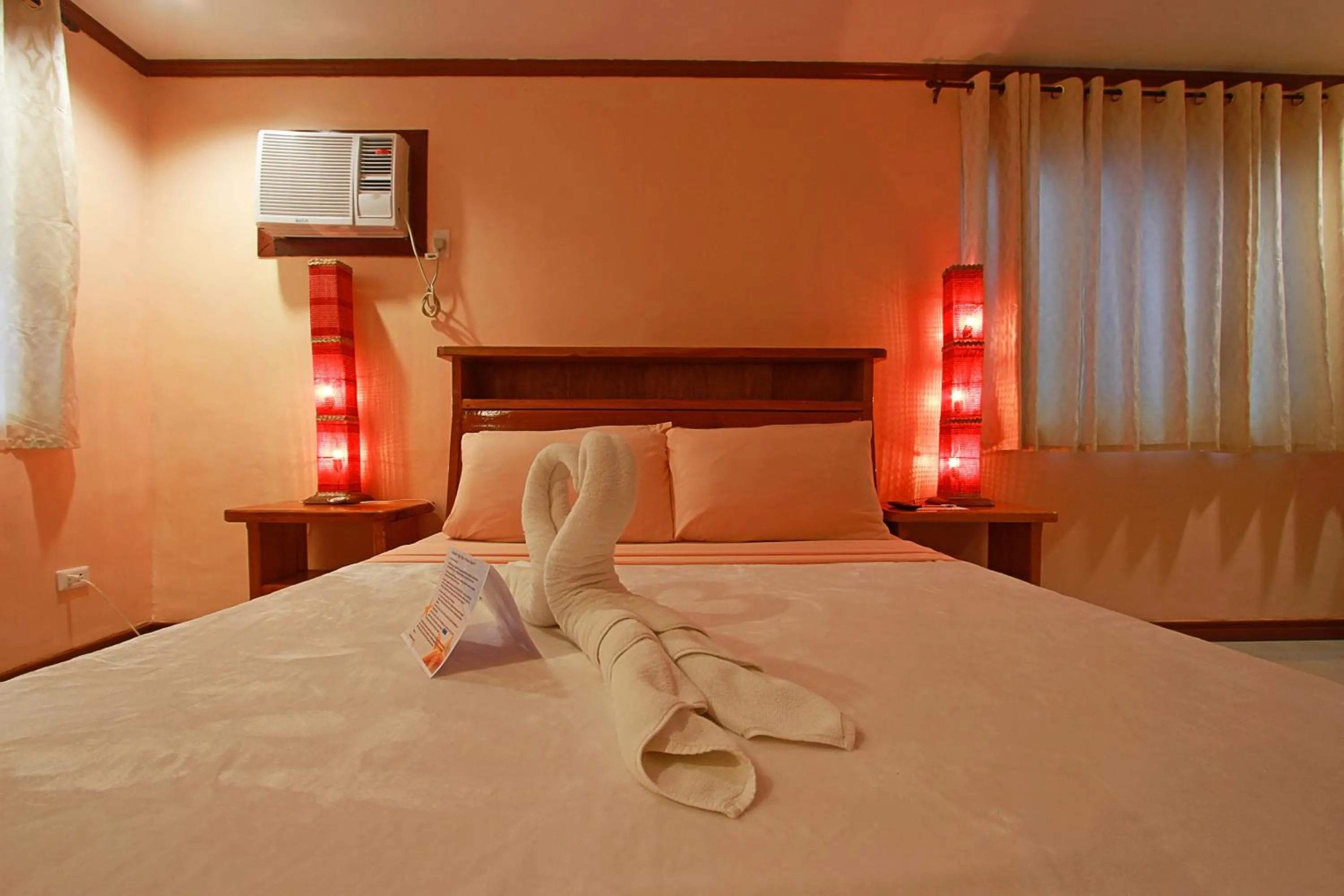 Bed in Nigi Nigi Too Beach Resort