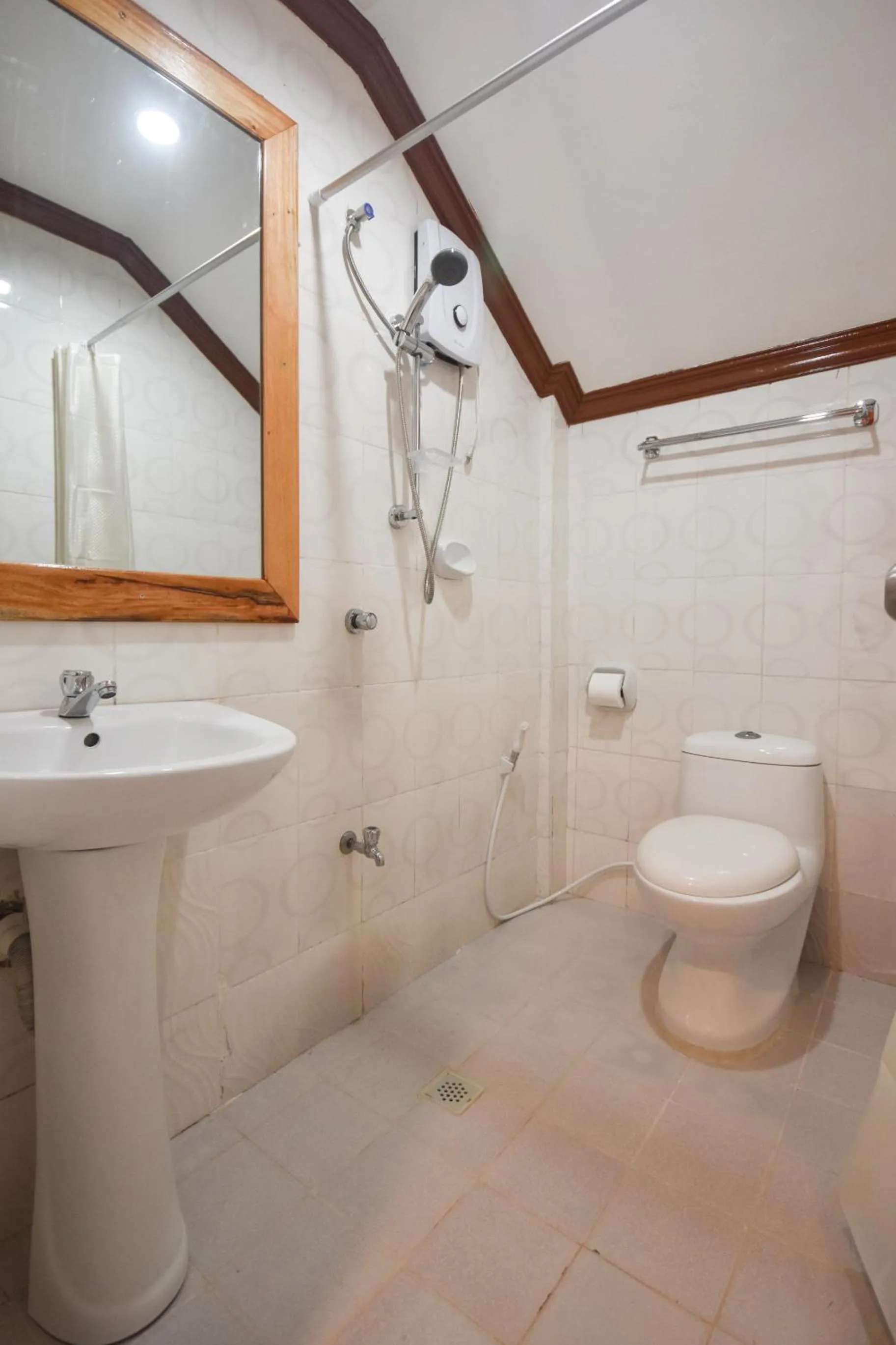 Bathroom in Nigi Nigi Too Beach Resort