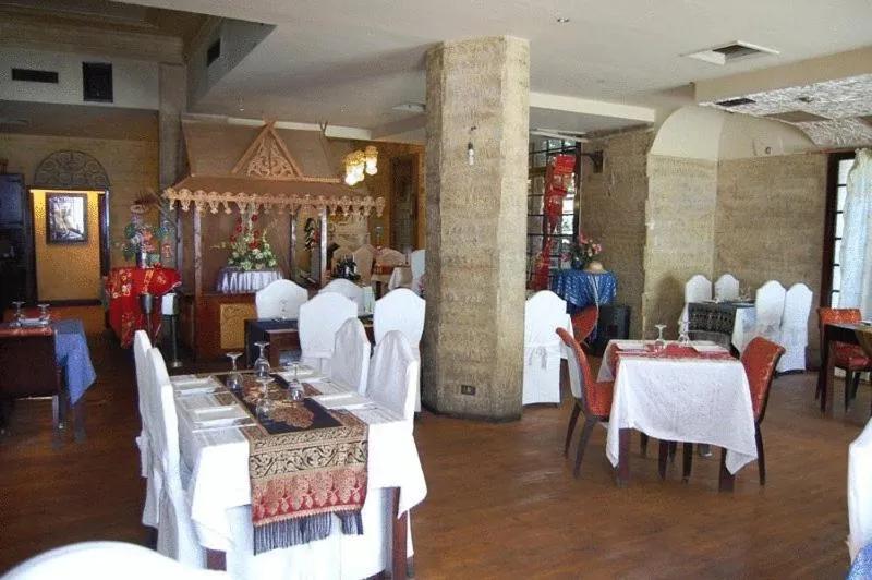 Restaurant/places to eat in Nile Zamalek Hotel