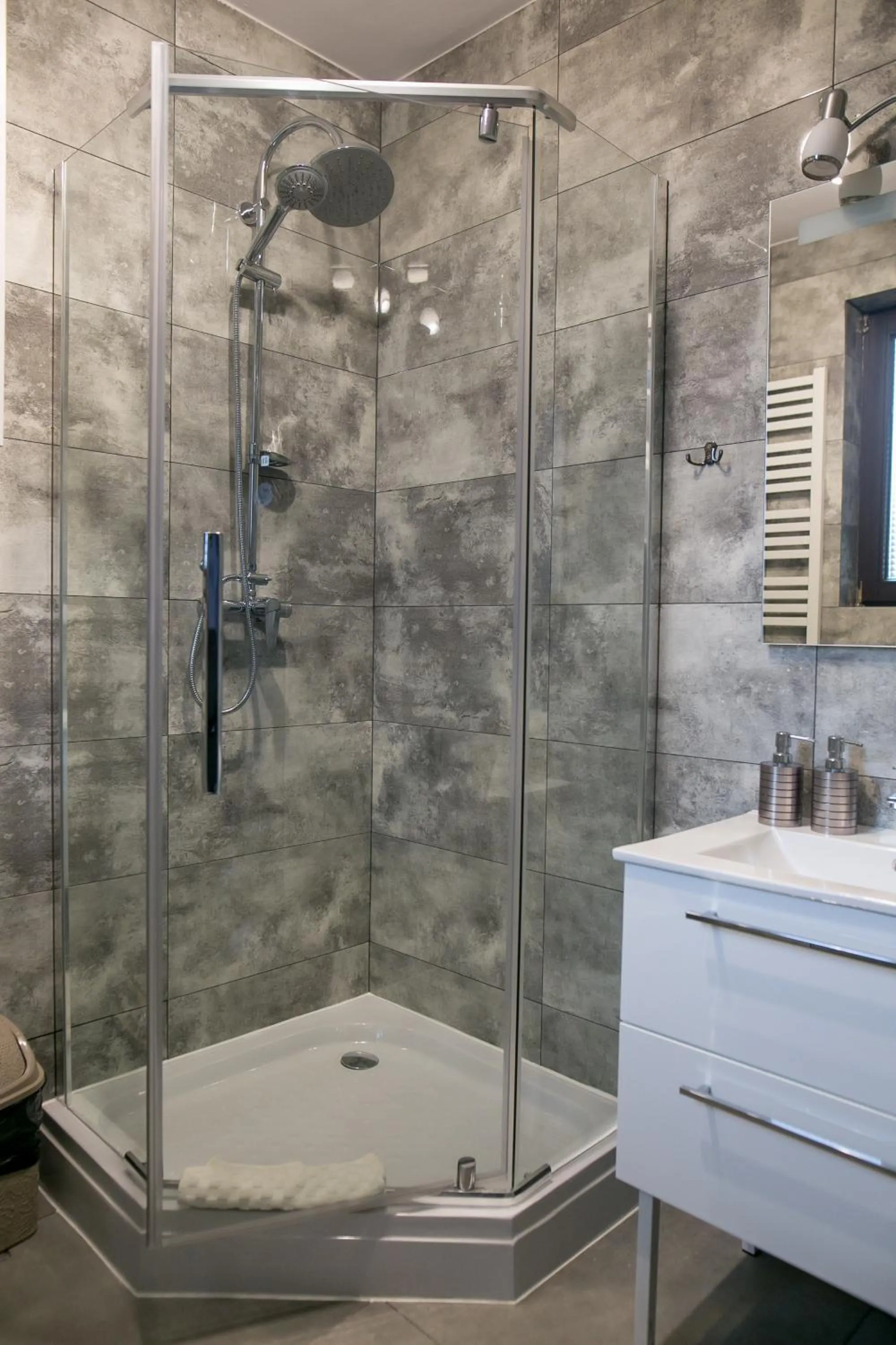 Bathroom in Eko Hotel Na Wierzynka & Park Pinokia