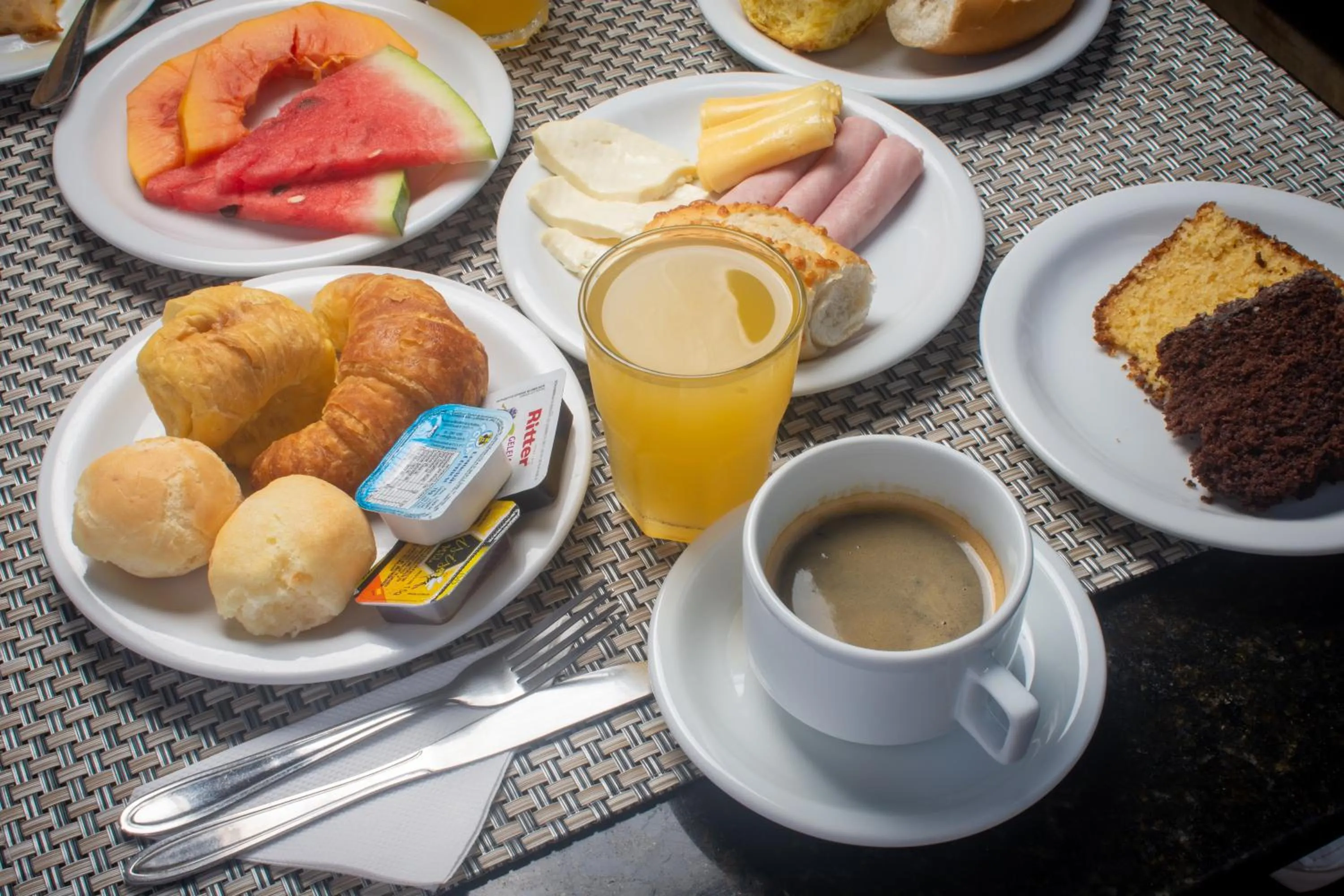 Food and drinks in Pousada e Spa Villa Mercedes by Latitud Hoteles