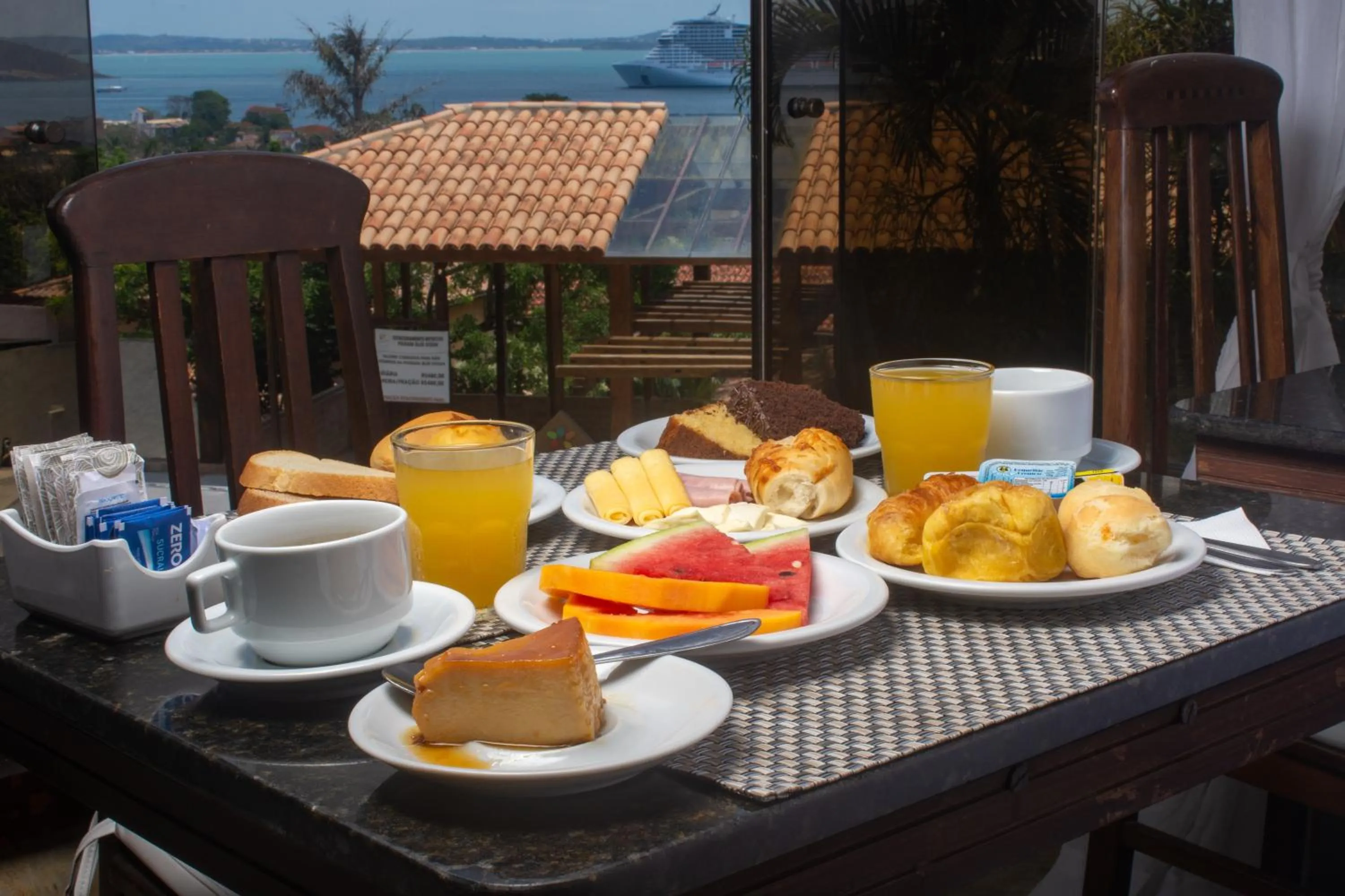 Food and drinks in Pousada e Spa Villa Mercedes by Latitud Hoteles