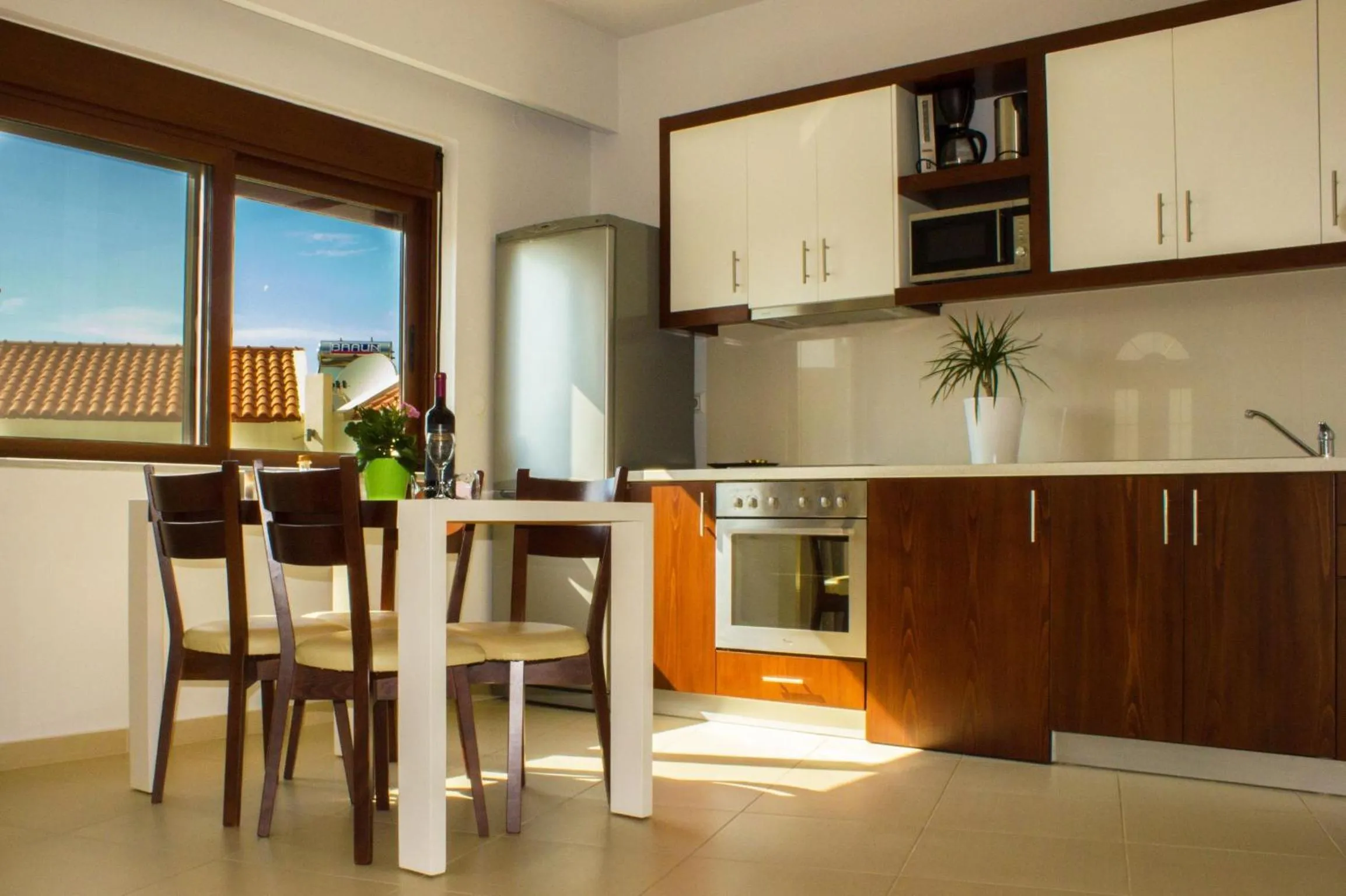 Coffee/tea facilities in Esthisis Suites Chania