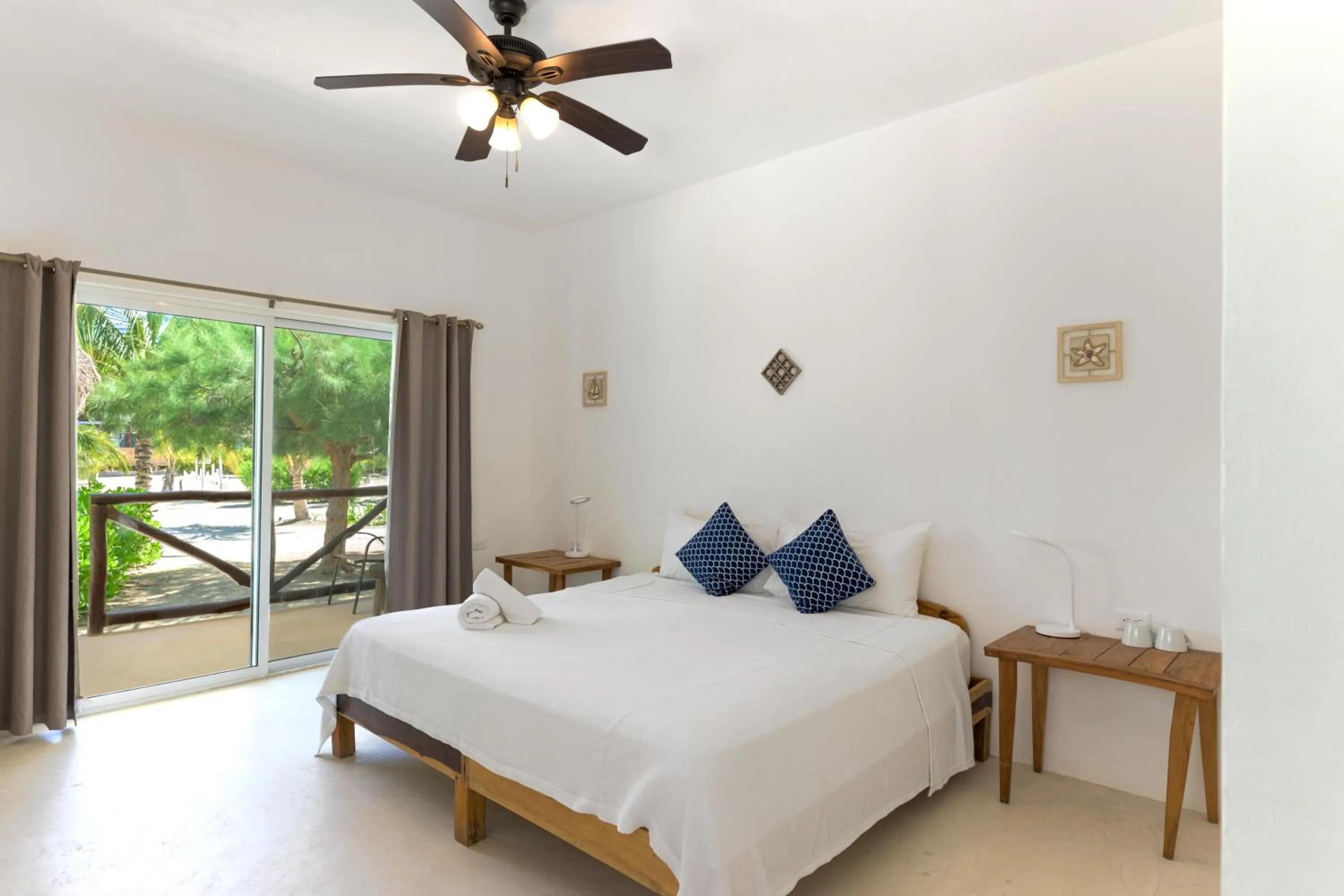 Garden view, Bed in Tekio Beach Hotel