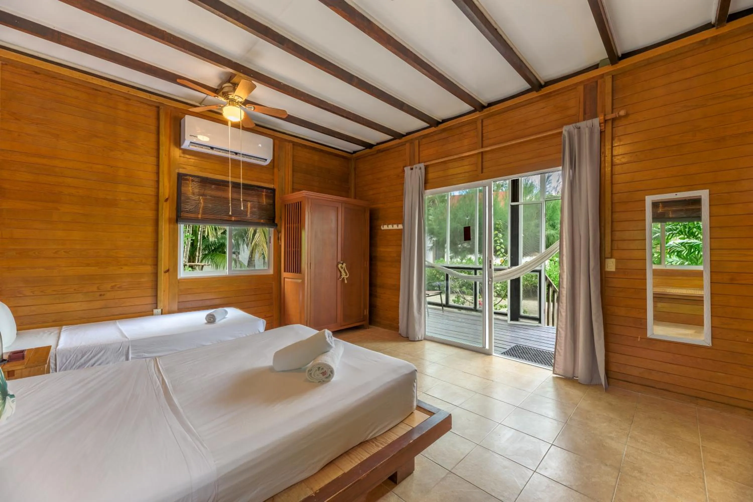 Garden view, Bed in Tekio Beach Hotel