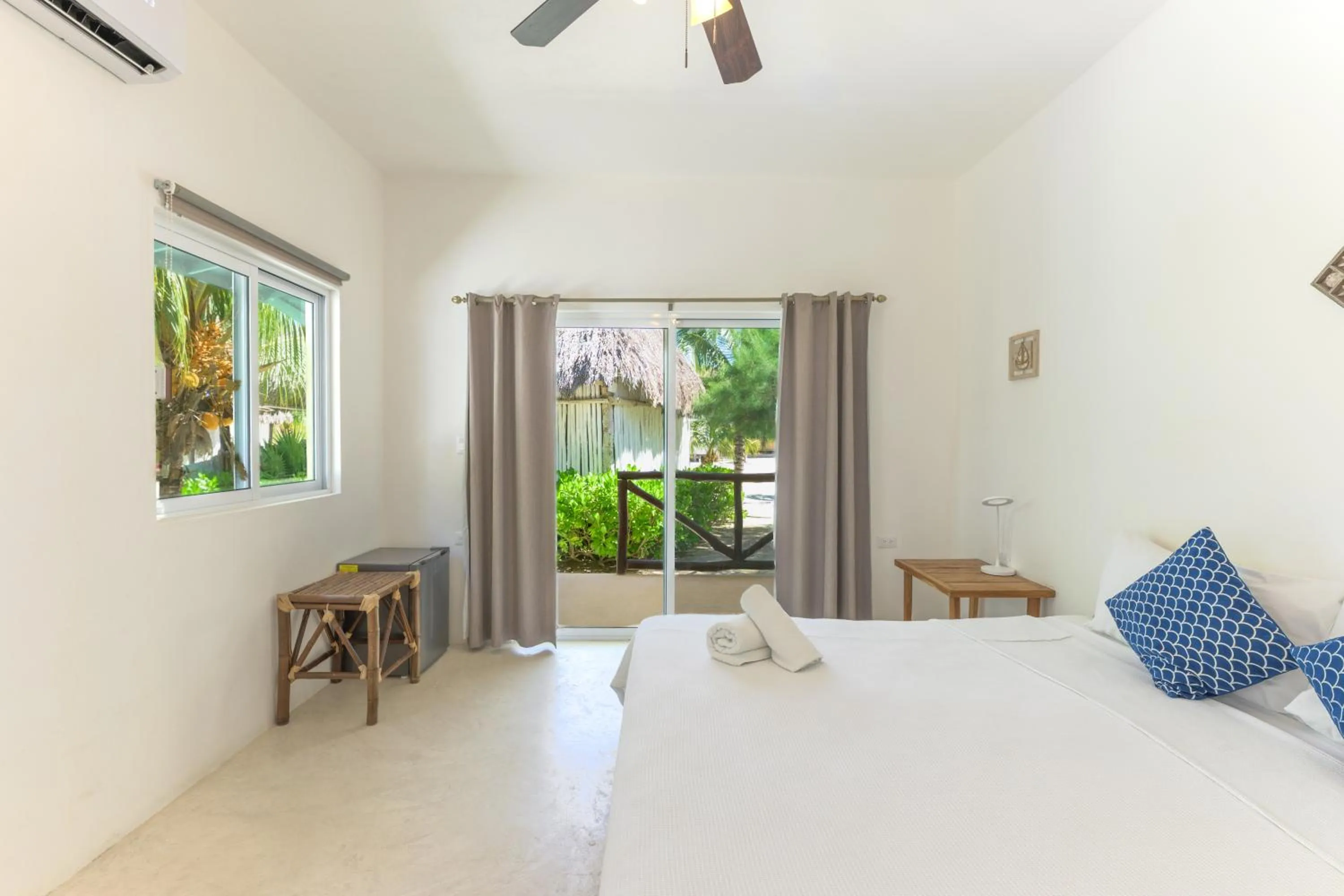 Garden view, Bed in Tekio Beach Hotel