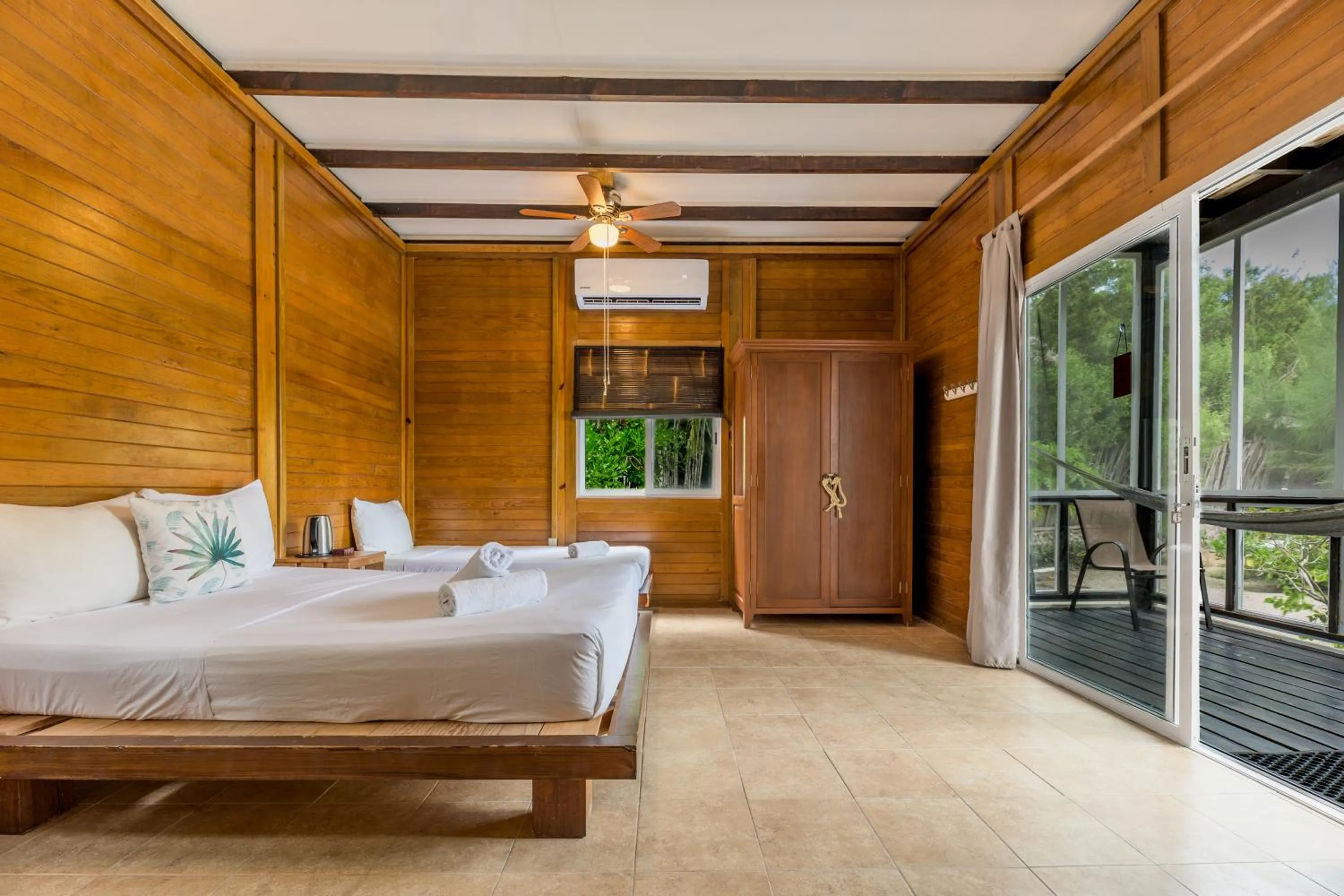 Garden view, Bed in Tekio Beach Hotel