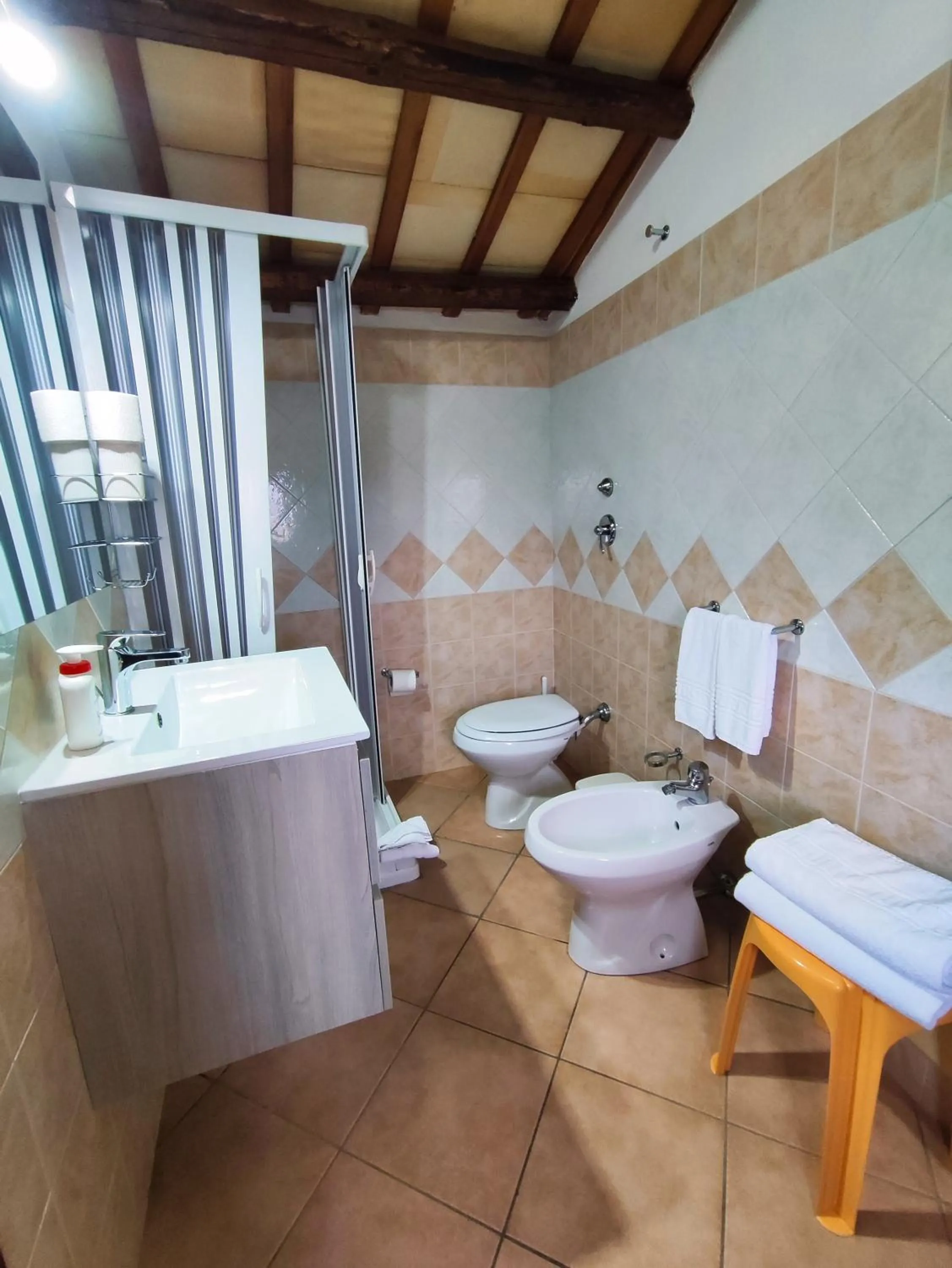 Bathroom in Casolare Nelle Saline