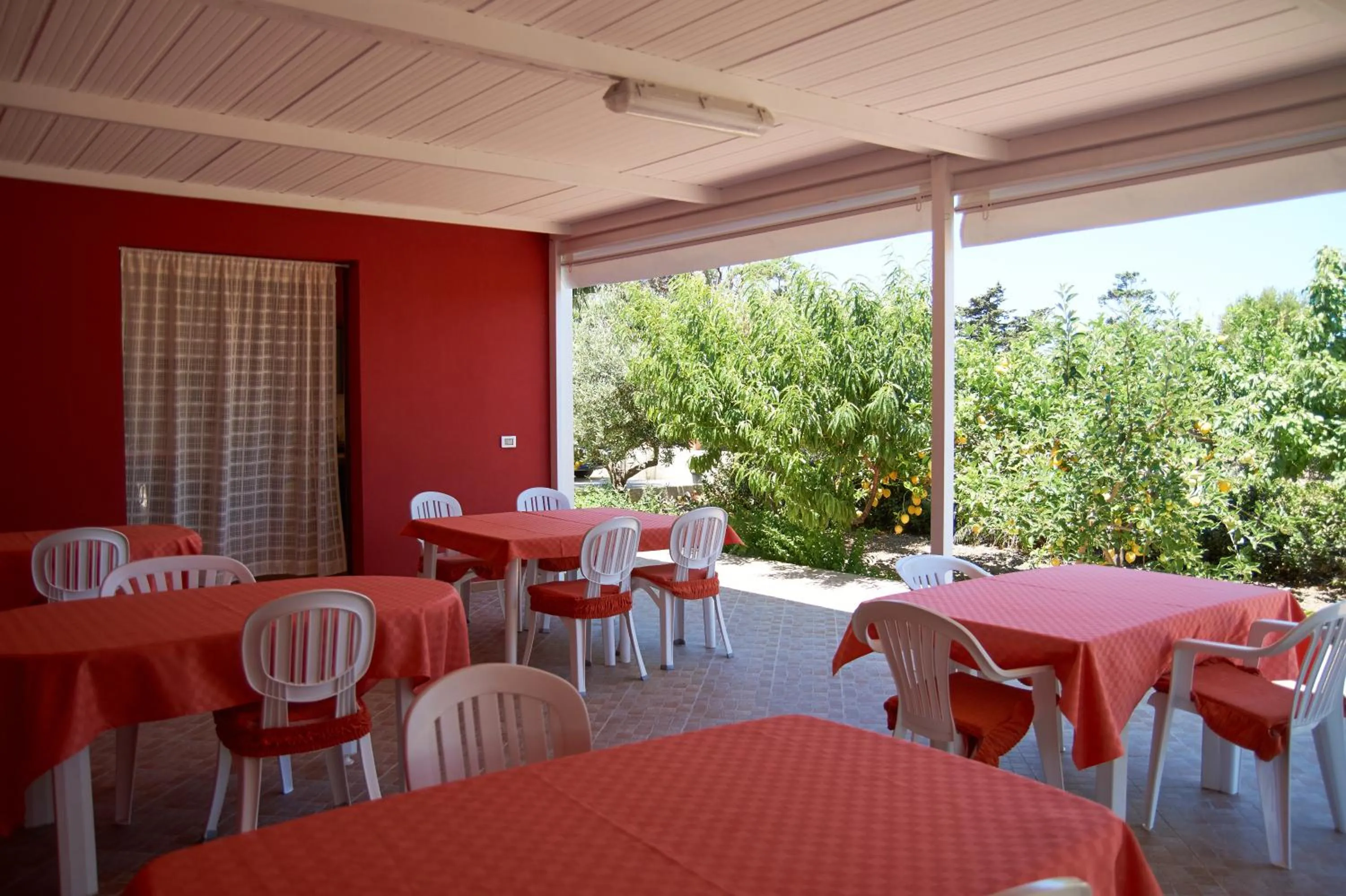 Communal lounge/ TV room in Casolare Nelle Saline