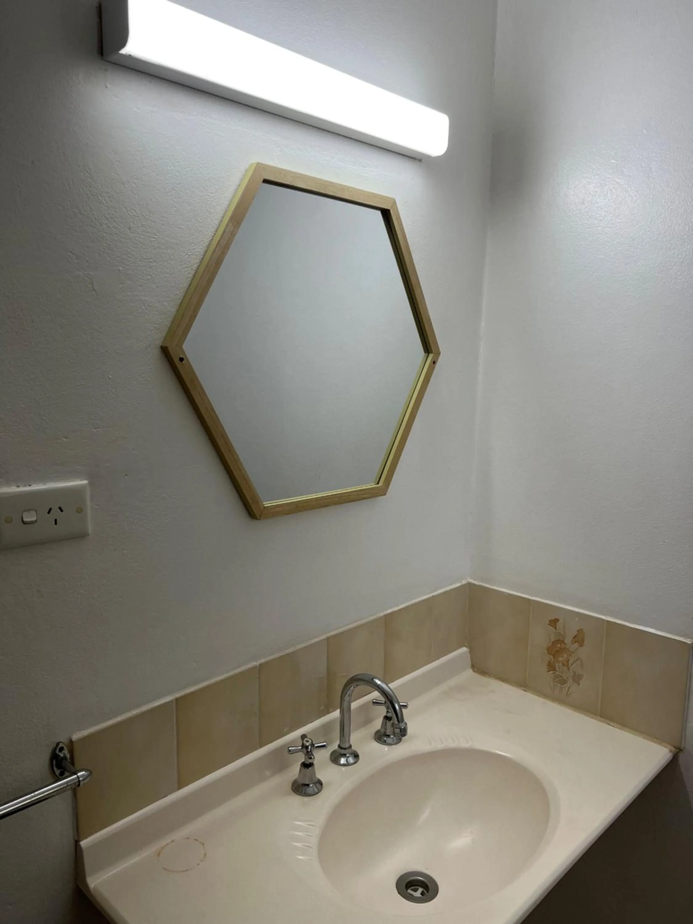 Bathroom in Childers Budget Accommodation