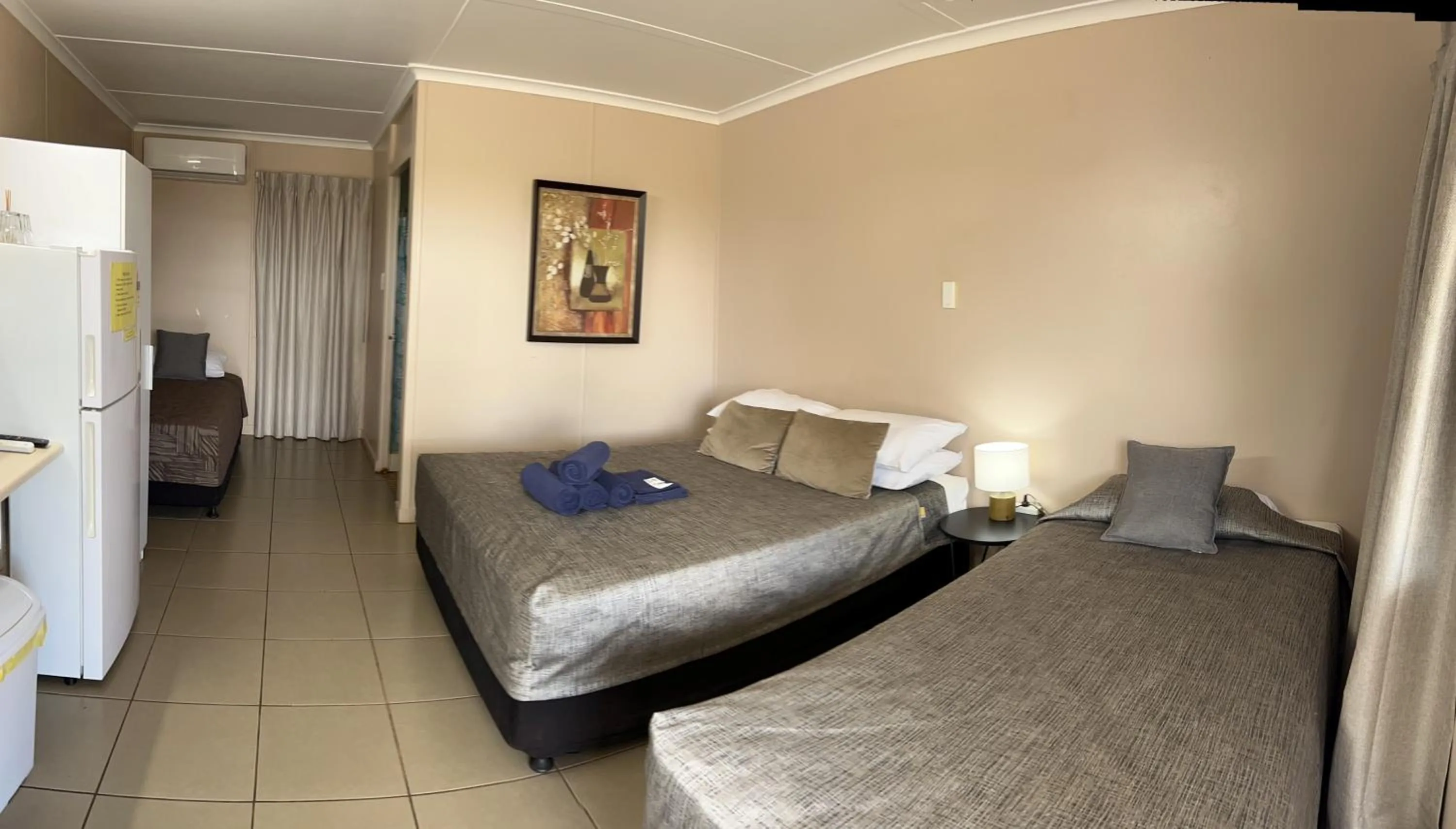 Photo of the whole room, Bed in Childers Budget Accommodation