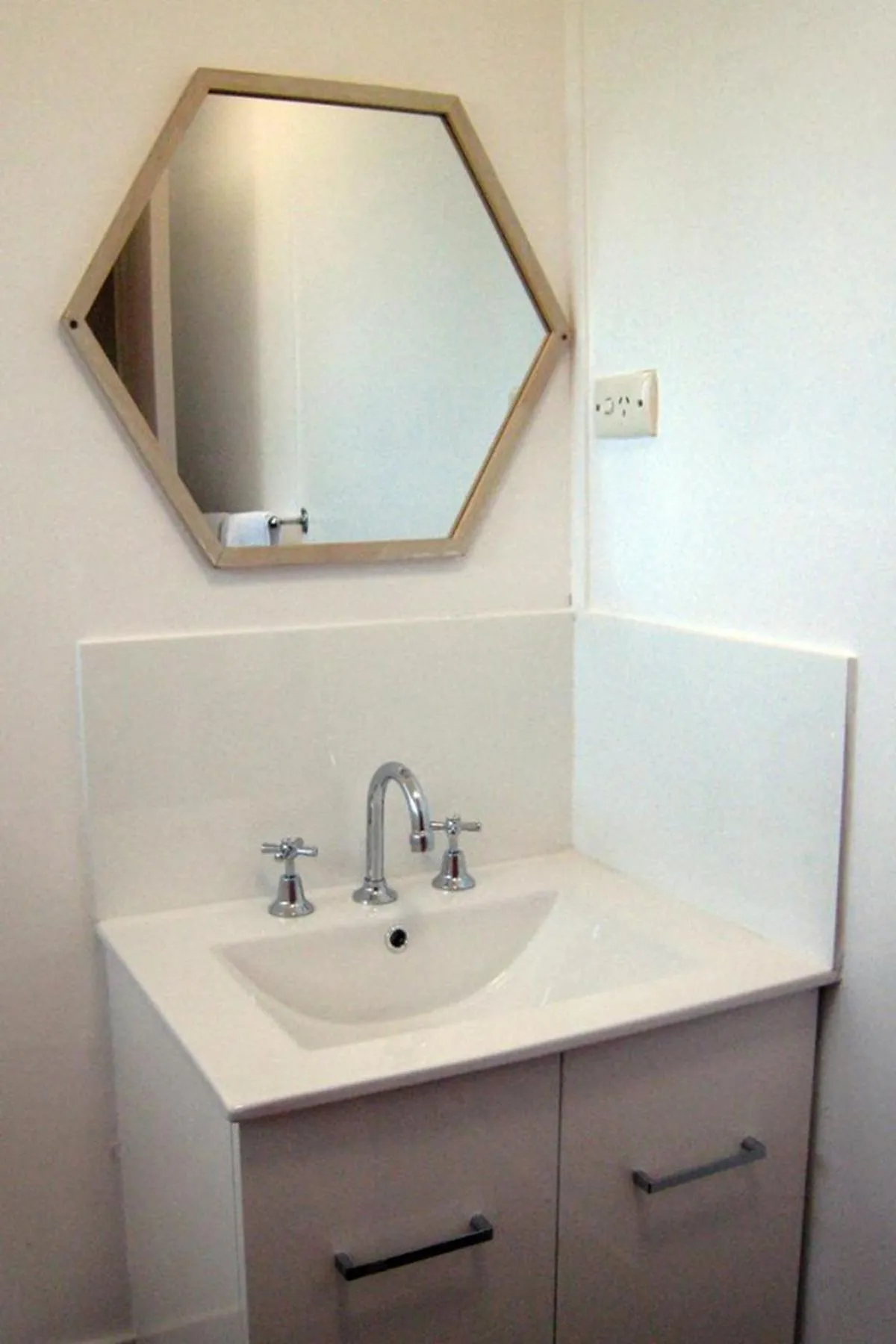 Bathroom in Childers Budget Accommodation