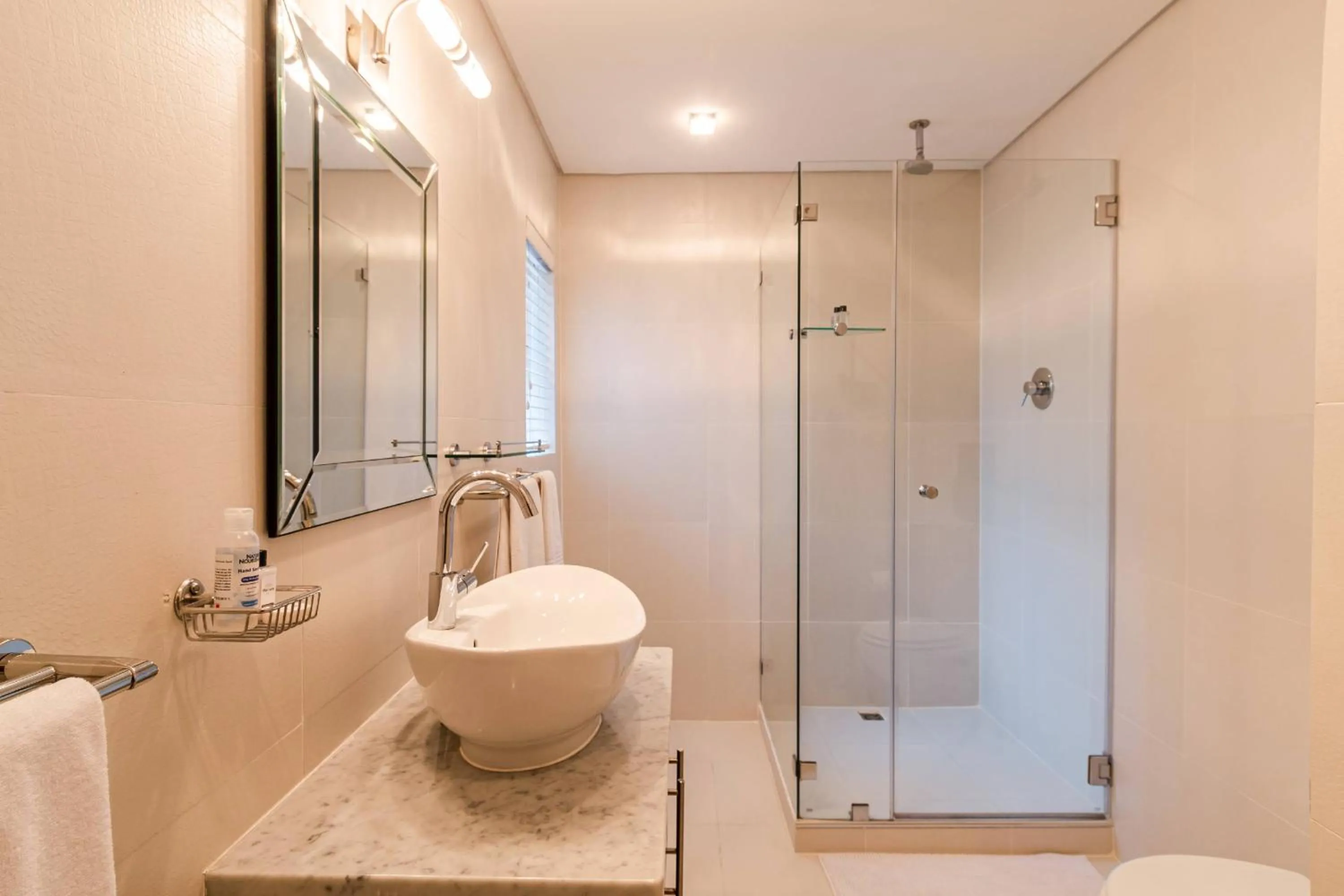 Bathroom in The Ivy Apartments Franschhoek