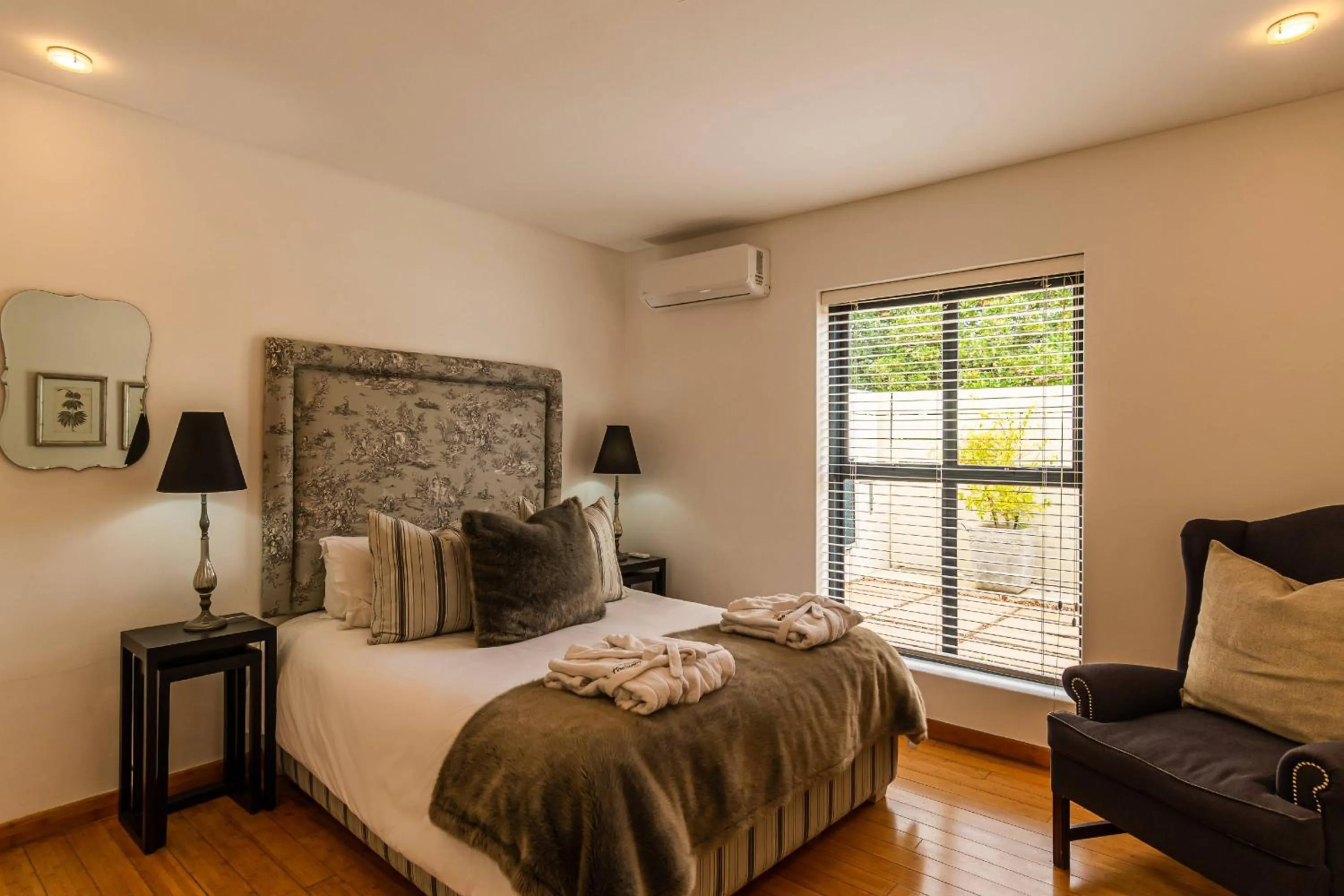 Bedroom, Bed in The Ivy Apartments Franschhoek
