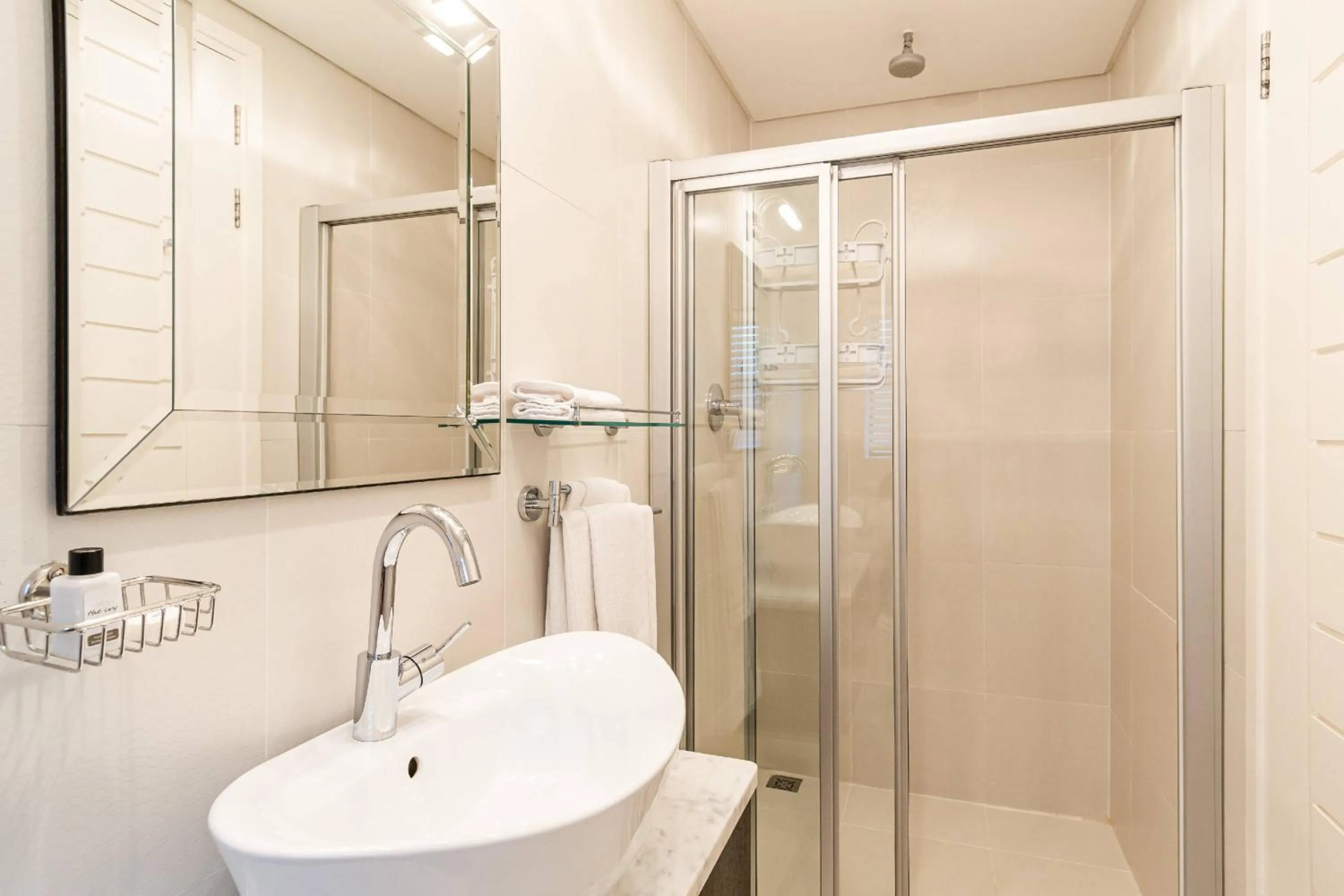 Bathroom in The Ivy Apartments Franschhoek