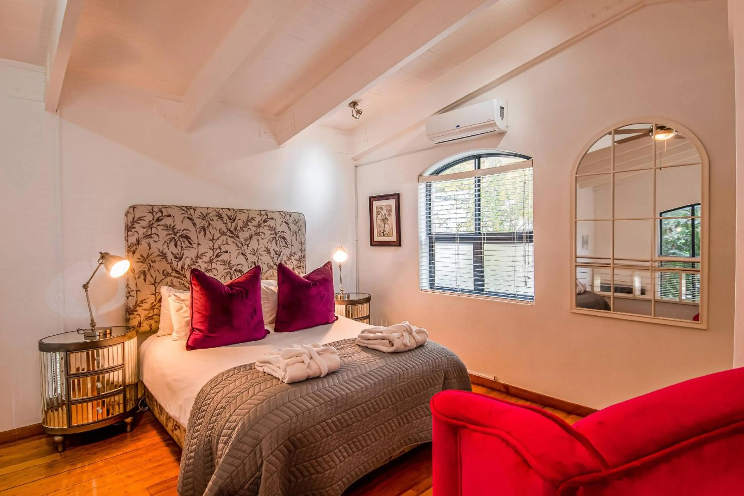 Bedroom, Bed in The Ivy Apartments Franschhoek