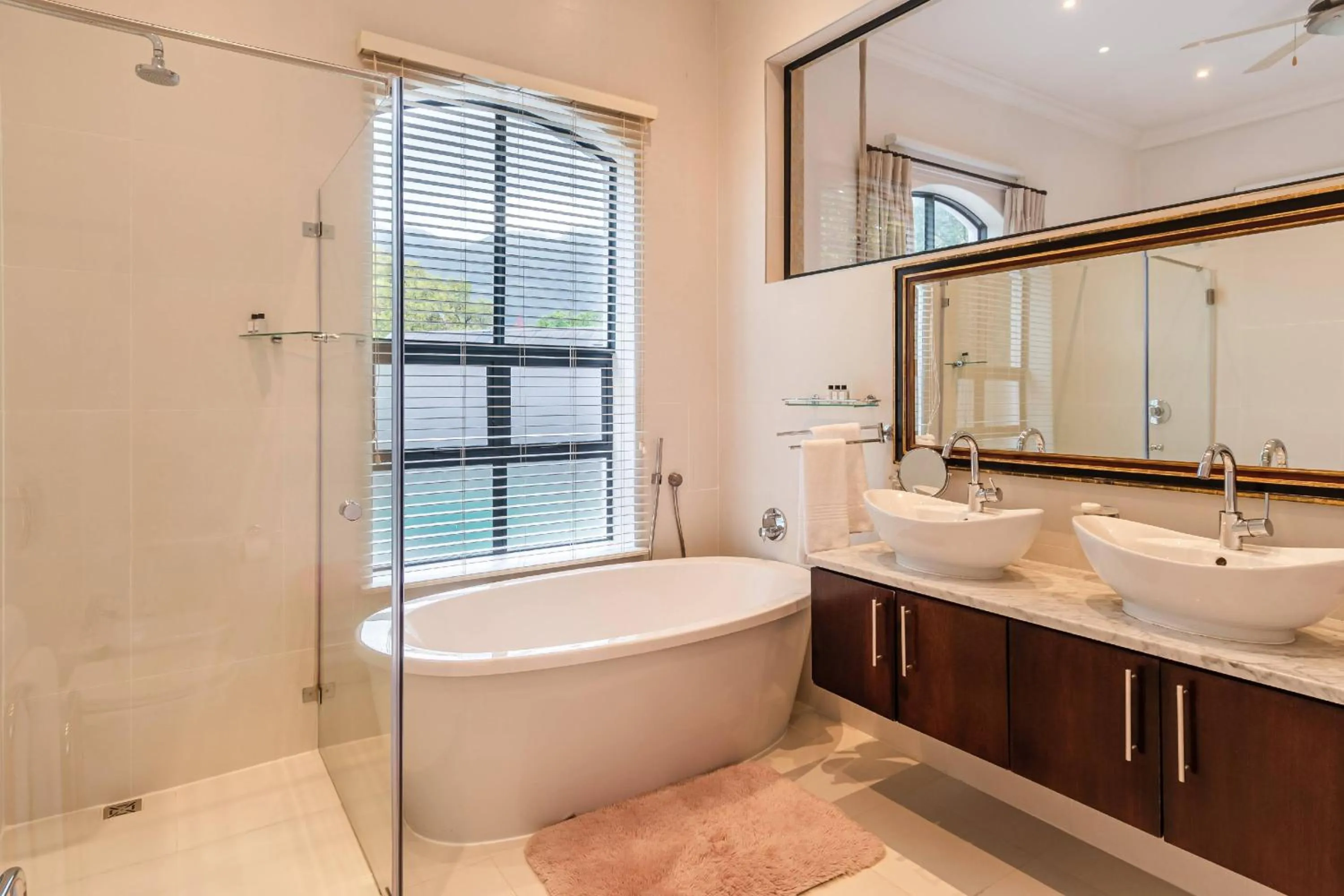 Bathroom in The Ivy Apartments Franschhoek