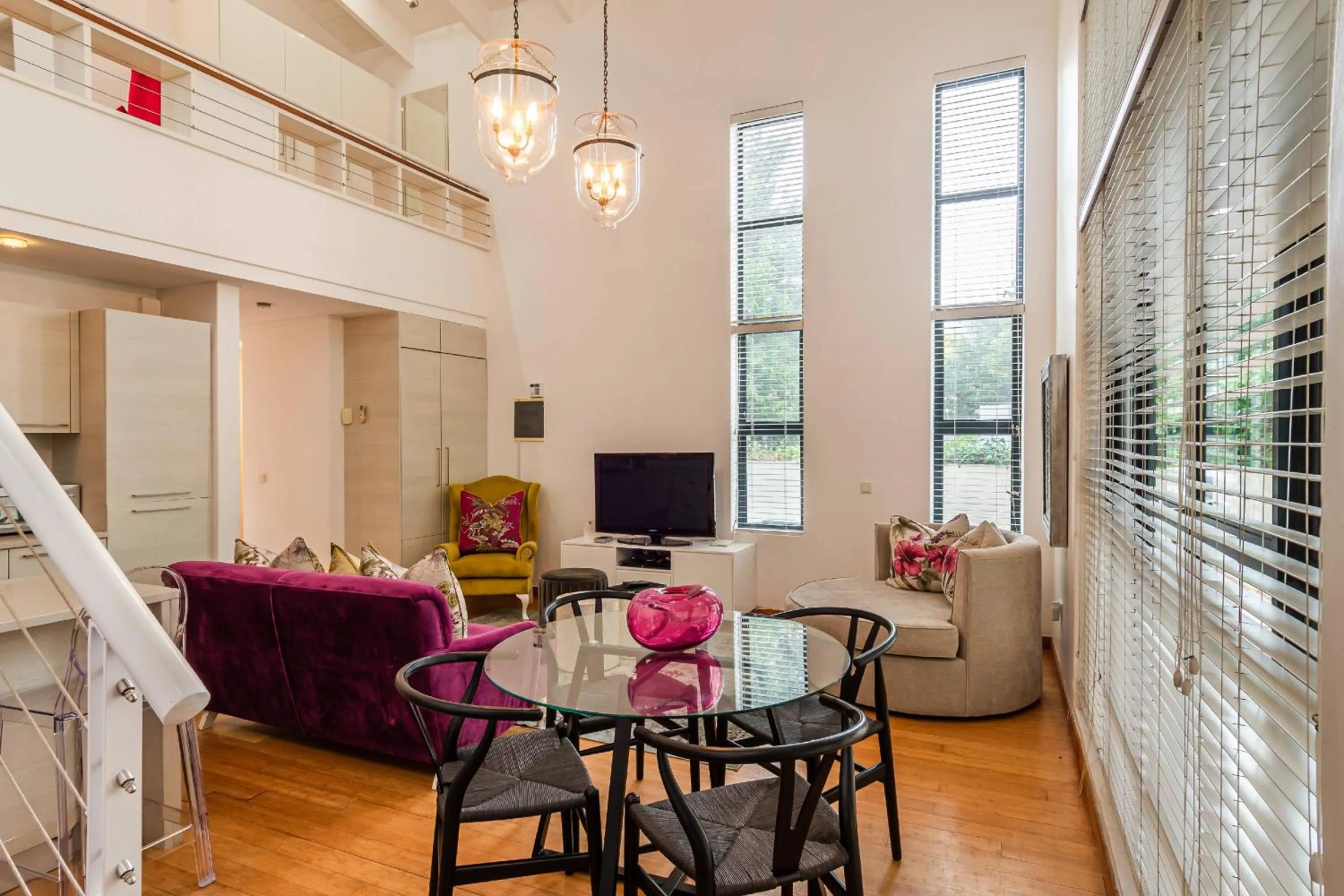 Dining area in The Ivy Apartments Franschhoek