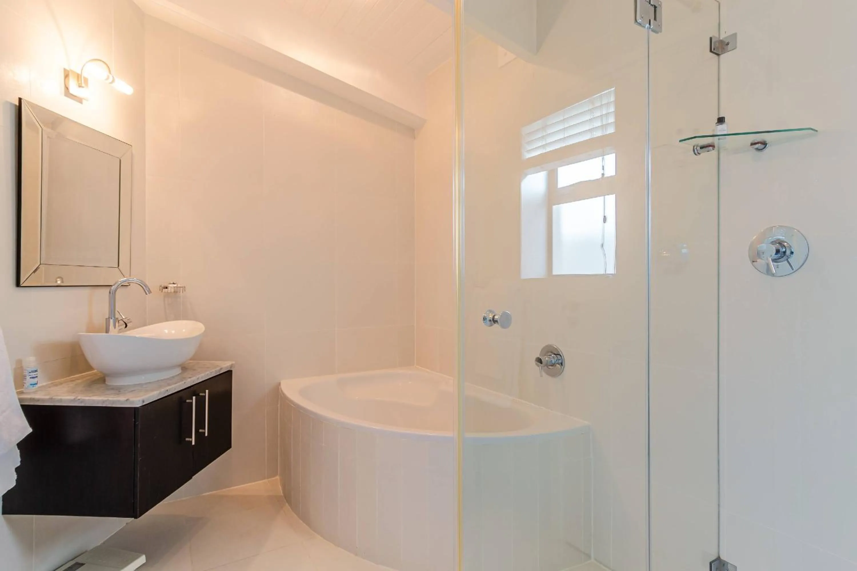 Bathroom in The Ivy Apartments Franschhoek