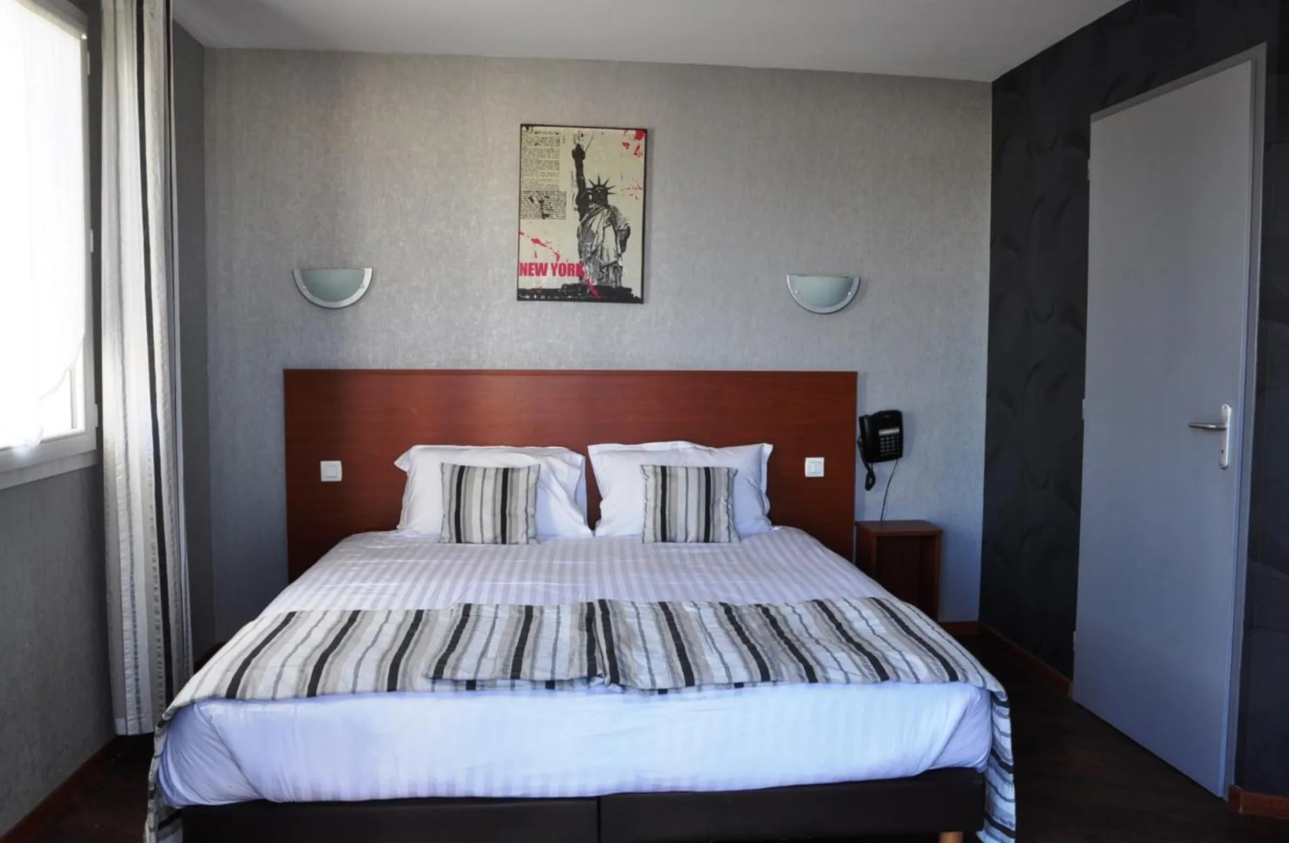 Bed in Brit Hotel Confort Azur Cholet Nord