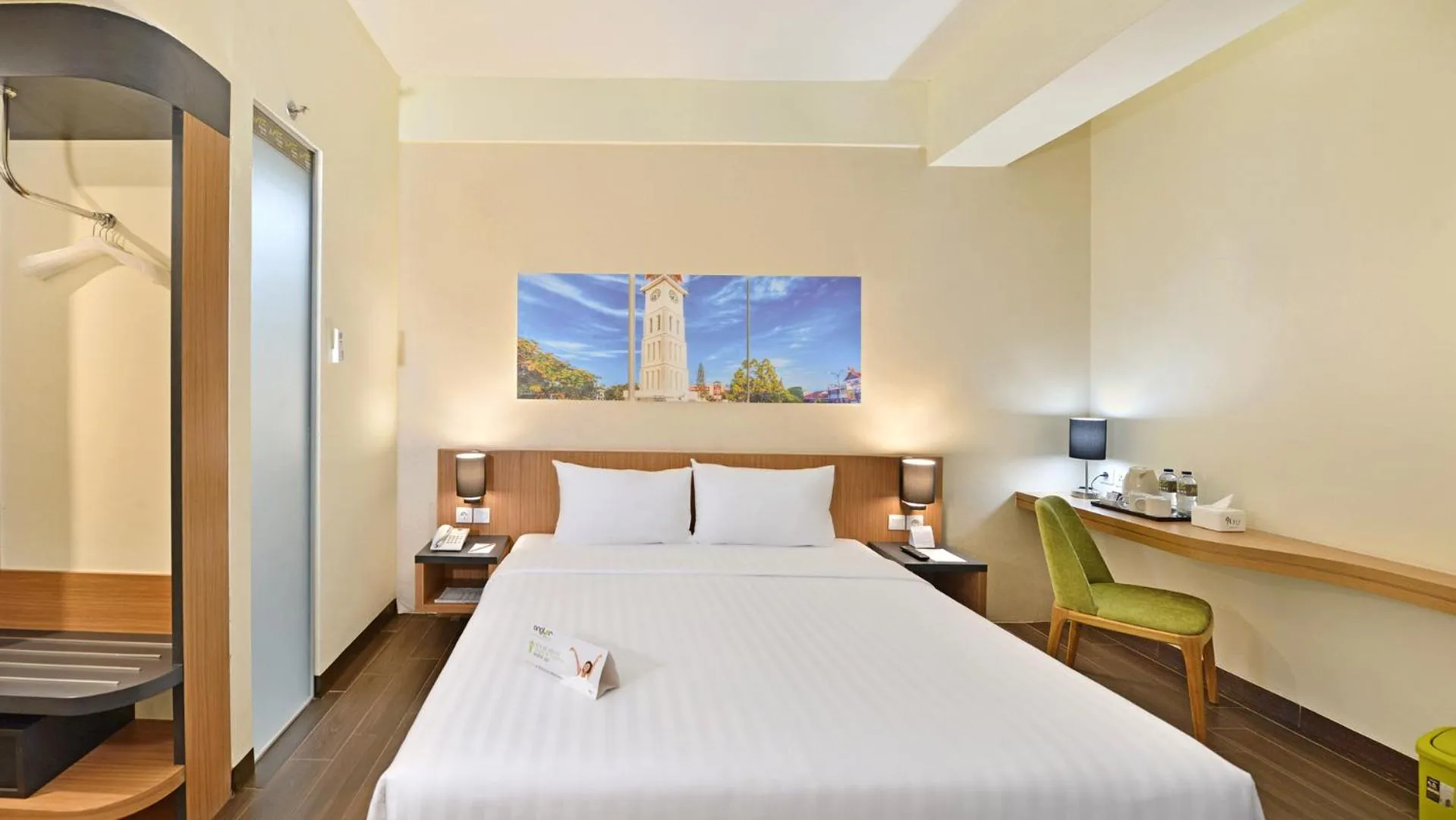 Bed in Whiz Prime Hotel Khatib Sulaiman Padang