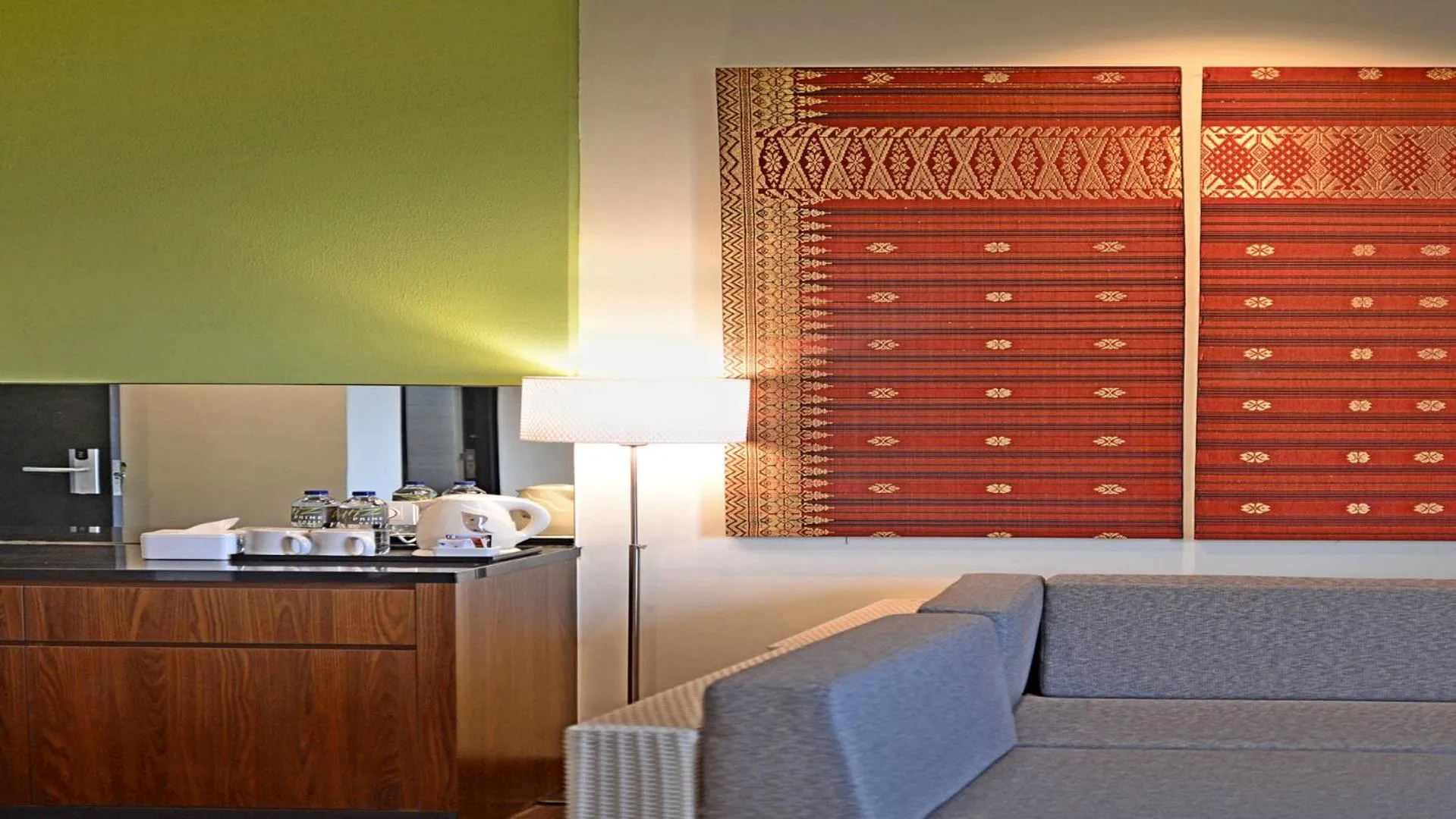 Whiz Prime Hotel Khatib Sulaiman Padang