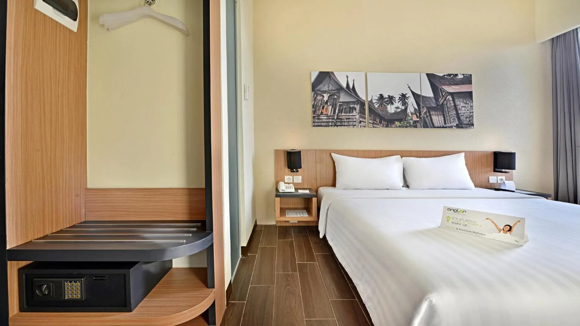 Bed in Whiz Prime Hotel Khatib Sulaiman Padang