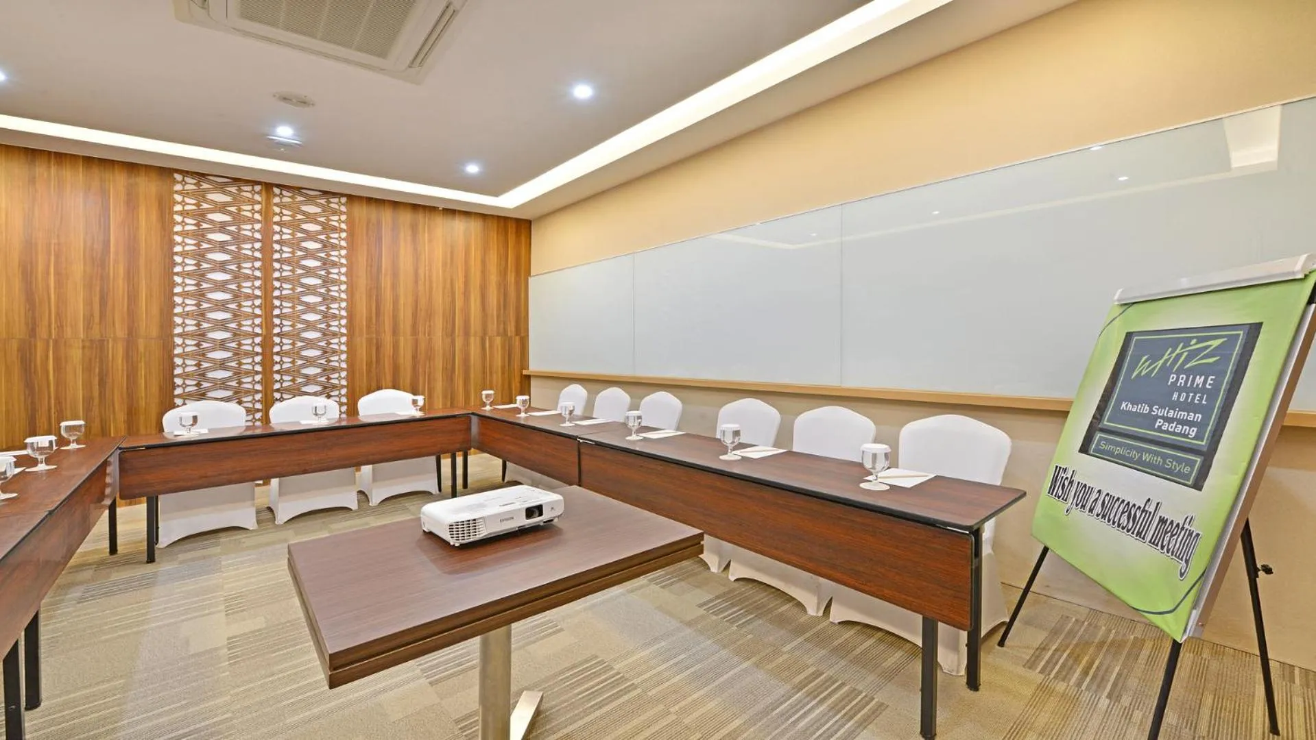 Whiz Prime Hotel Khatib Sulaiman Padang