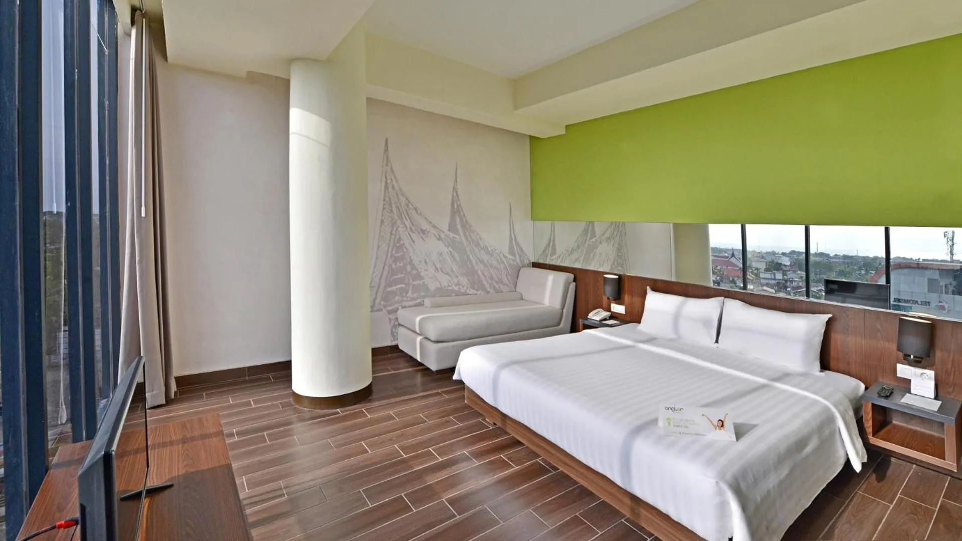 Bed in Whiz Prime Hotel Khatib Sulaiman Padang