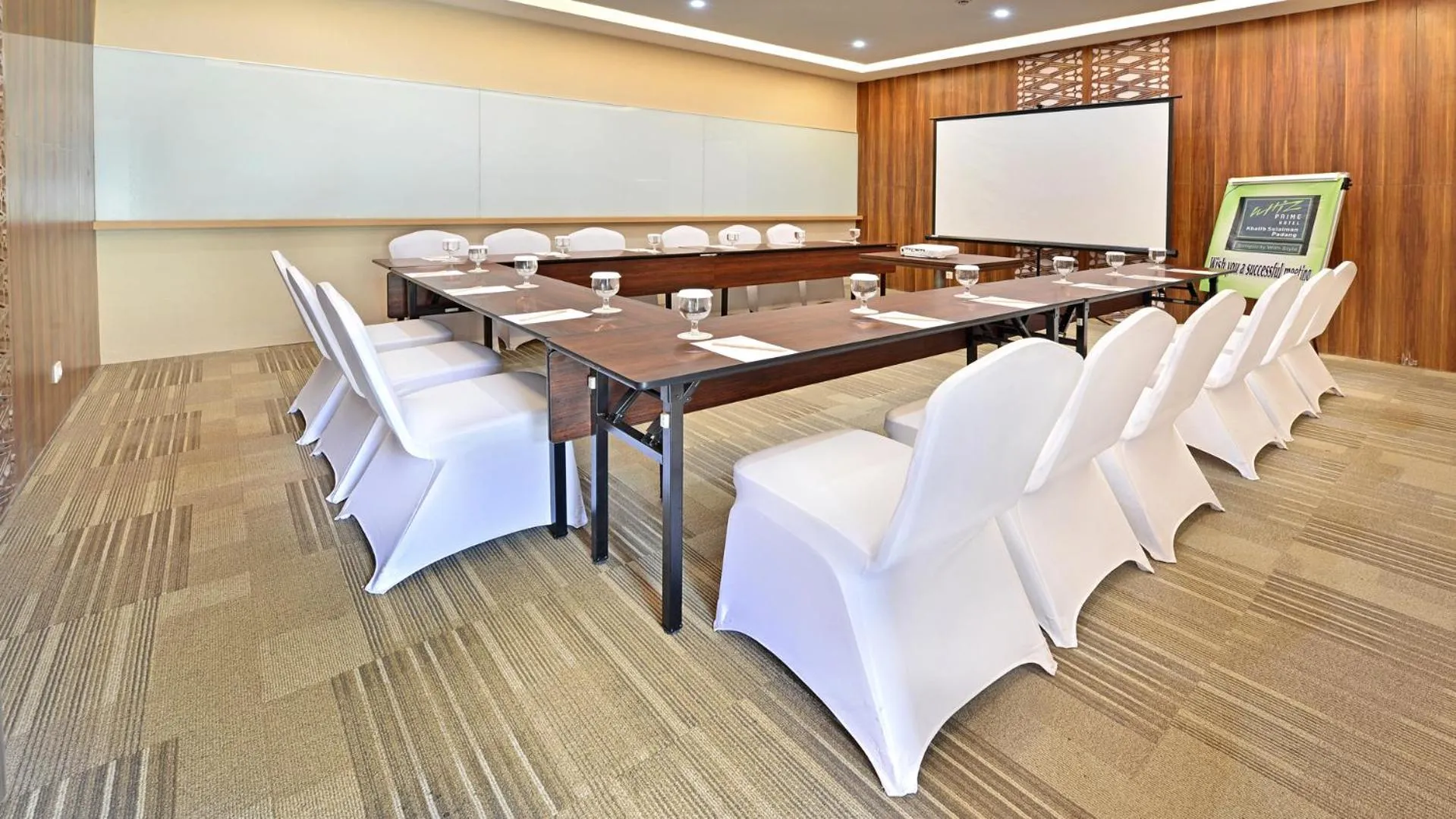 Whiz Prime Hotel Khatib Sulaiman Padang