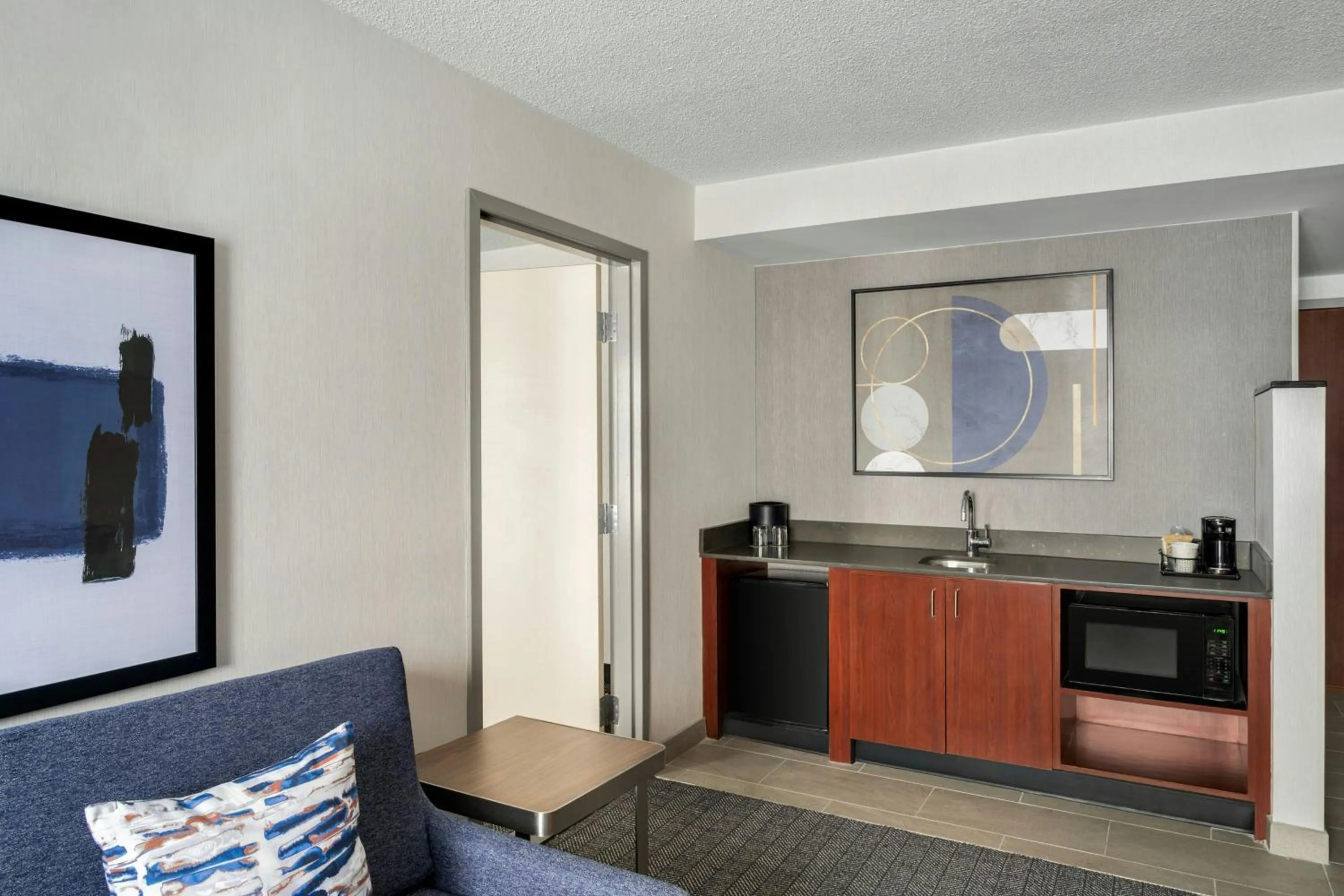 Kitchen or kitchenette in Courtyard Hamilton